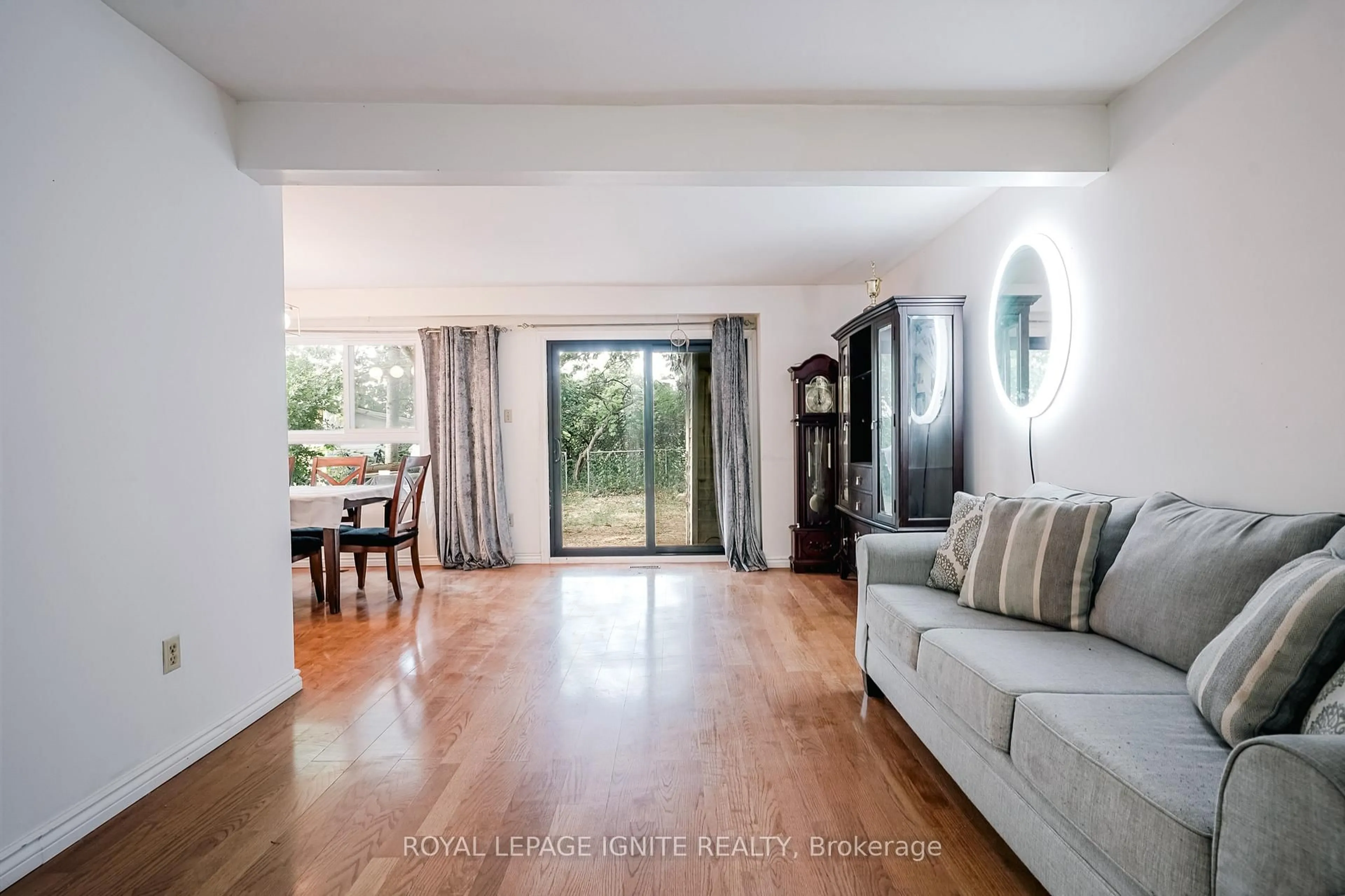 Unknown for 122 Valdor Dr, Toronto Ontario M1V 1R5