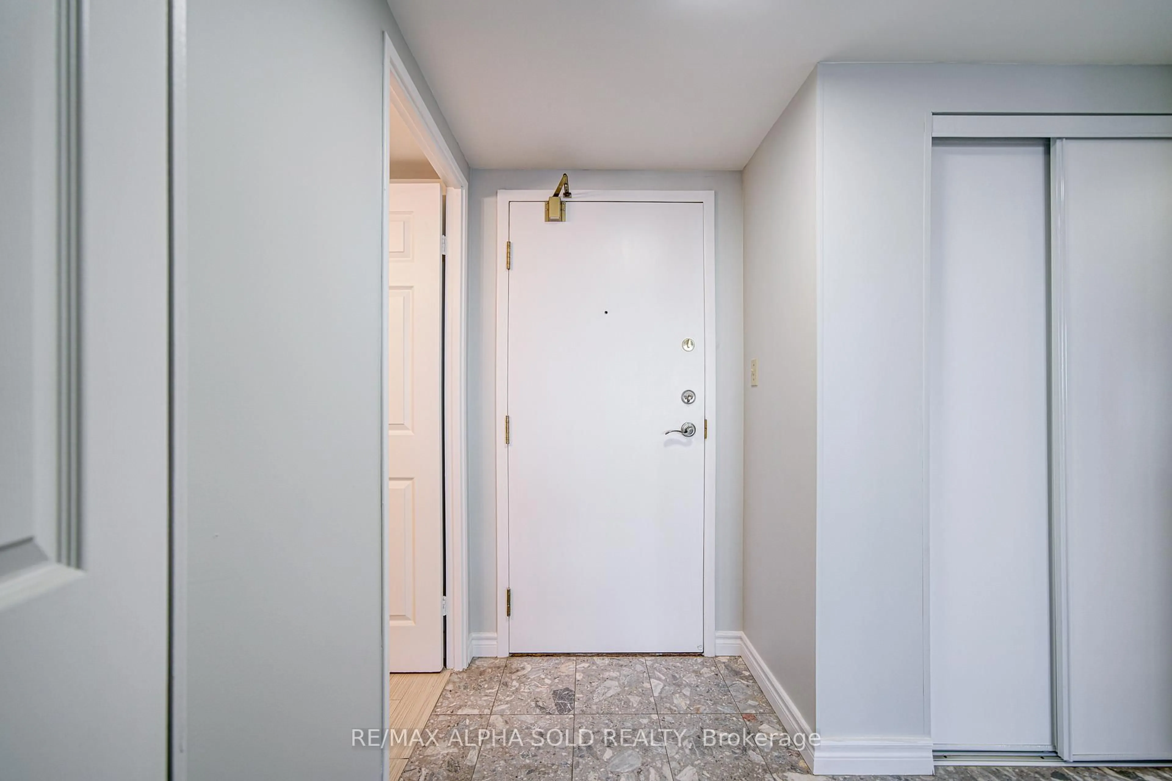 Indoor entryway for 30 Thunder Grve #1406, Toronto Ontario M1V 4A3
