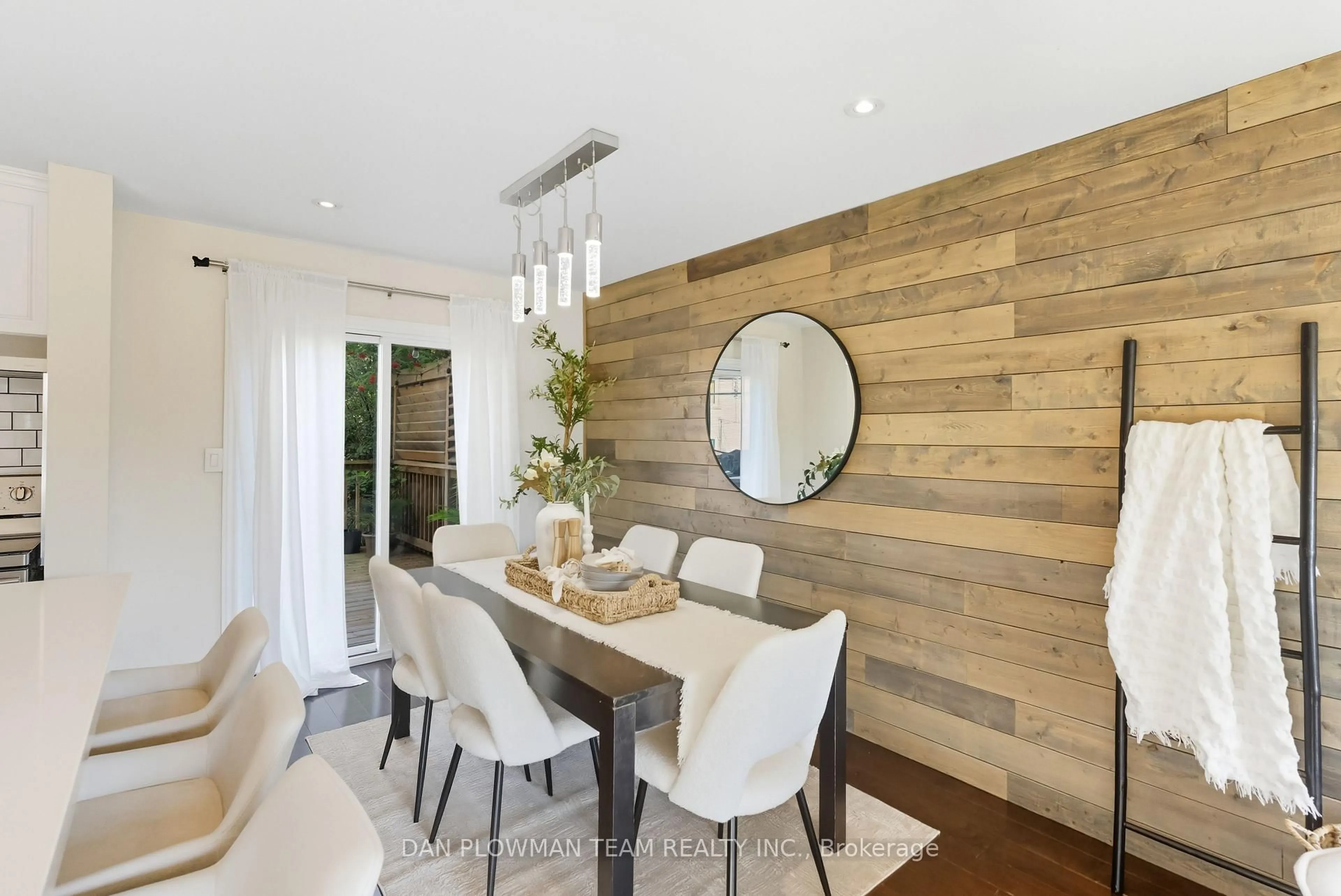 Dining room, wood/laminate floor for 22 Athenia Crt, Toronto Ontario M1E 2C1