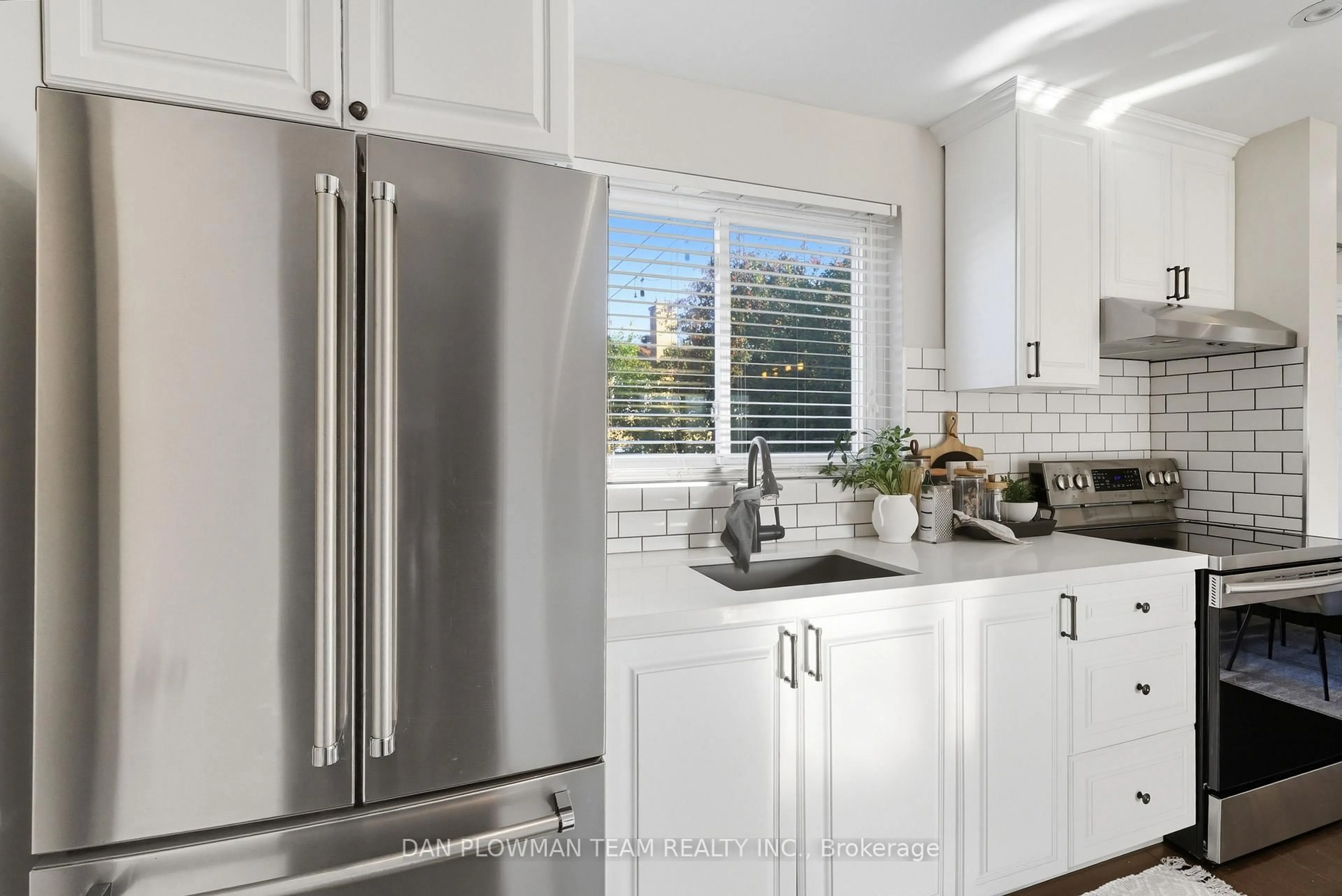 Open concept kitchen, ceramic/tile floor for 22 Athenia Crt, Toronto Ontario M1E 2C1