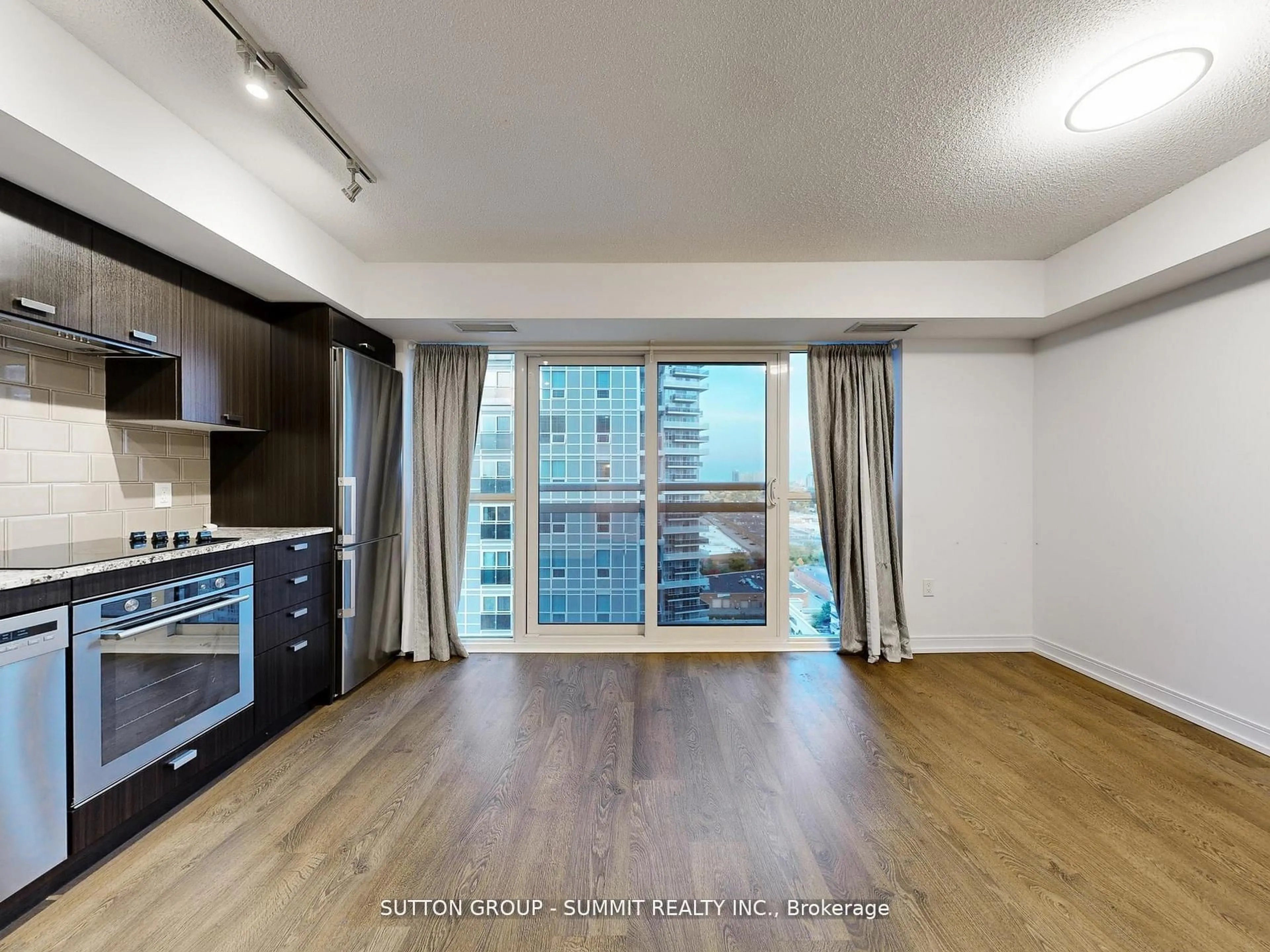 A pic of a room for 275 VILLAGE GREEN Sq #1717, Toronto Ontario M1S 0L8