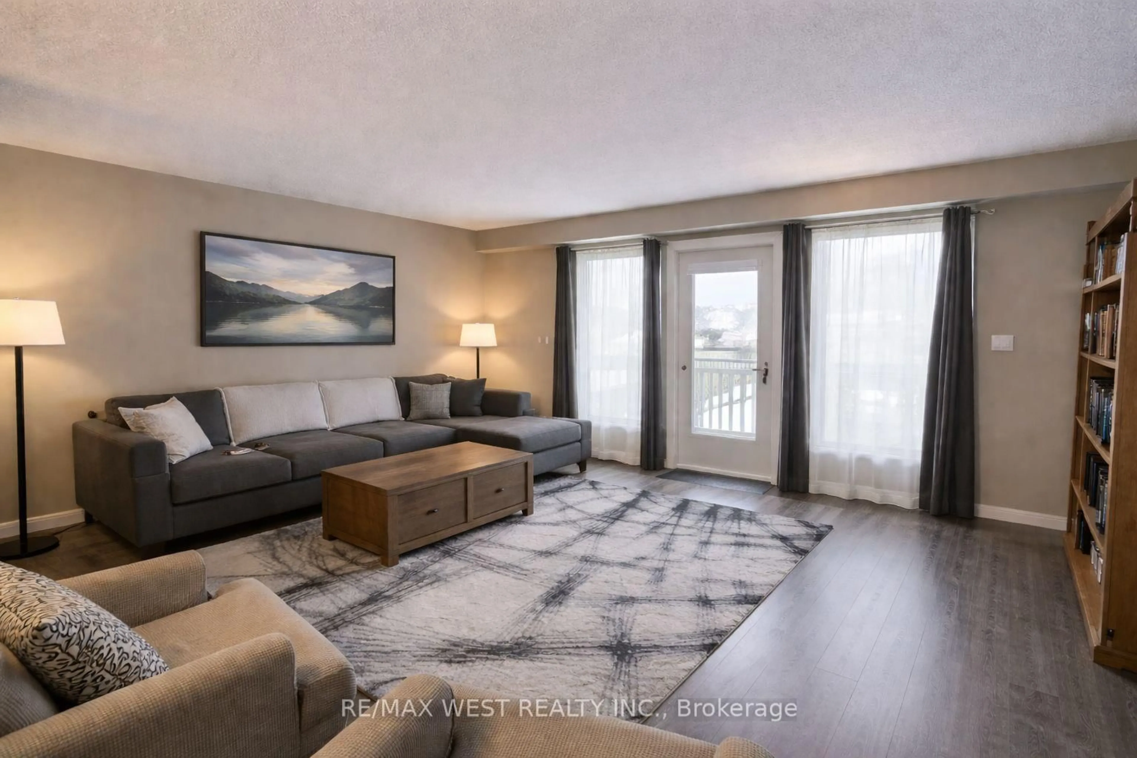 Living room with furniture, unknown for 662 Balsam Cres, Oshawa Ontario L1J 6A2