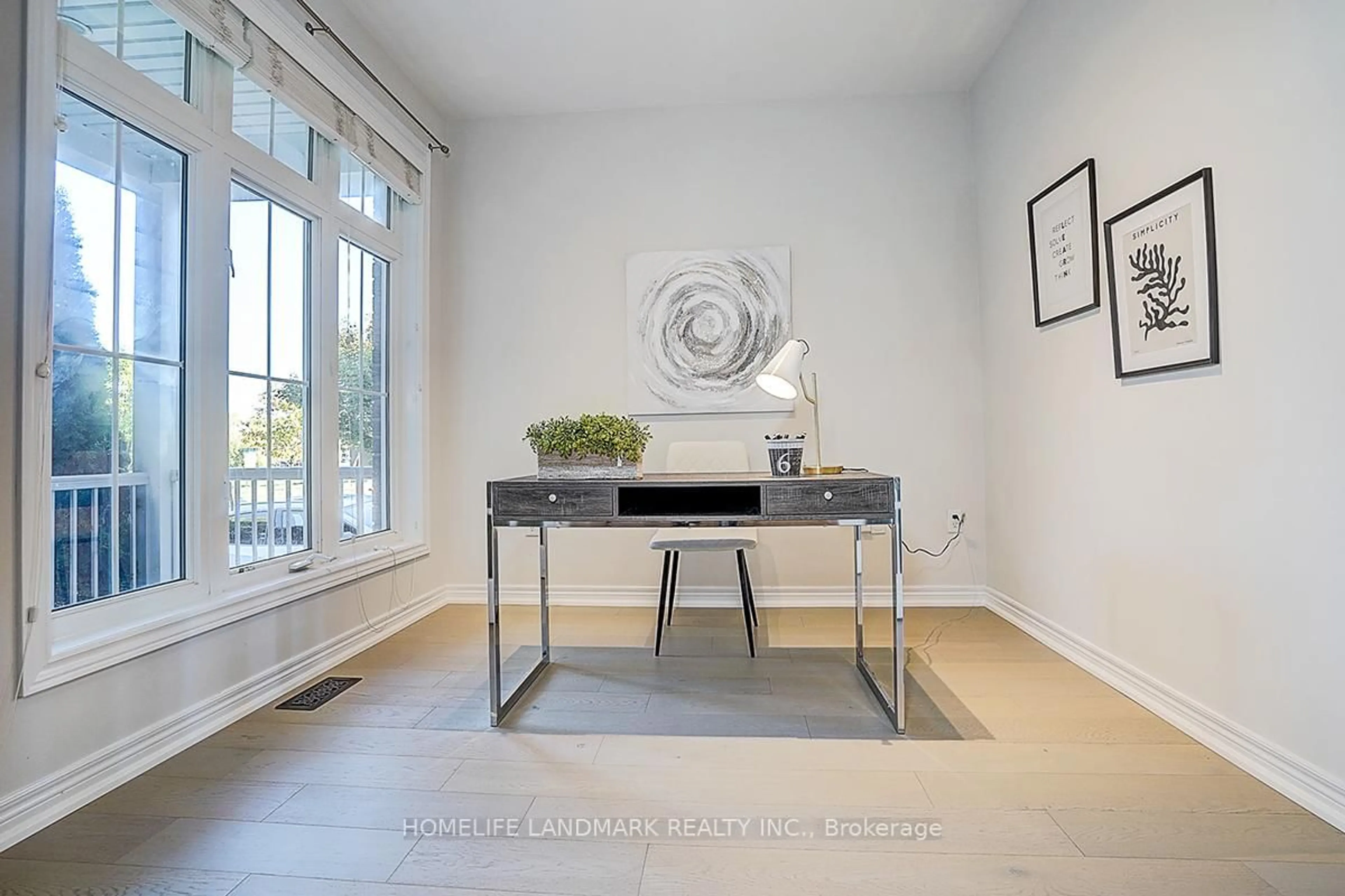 Indoor entryway for 92 Montgomery Ave, Whitby Ontario L1M 2N7