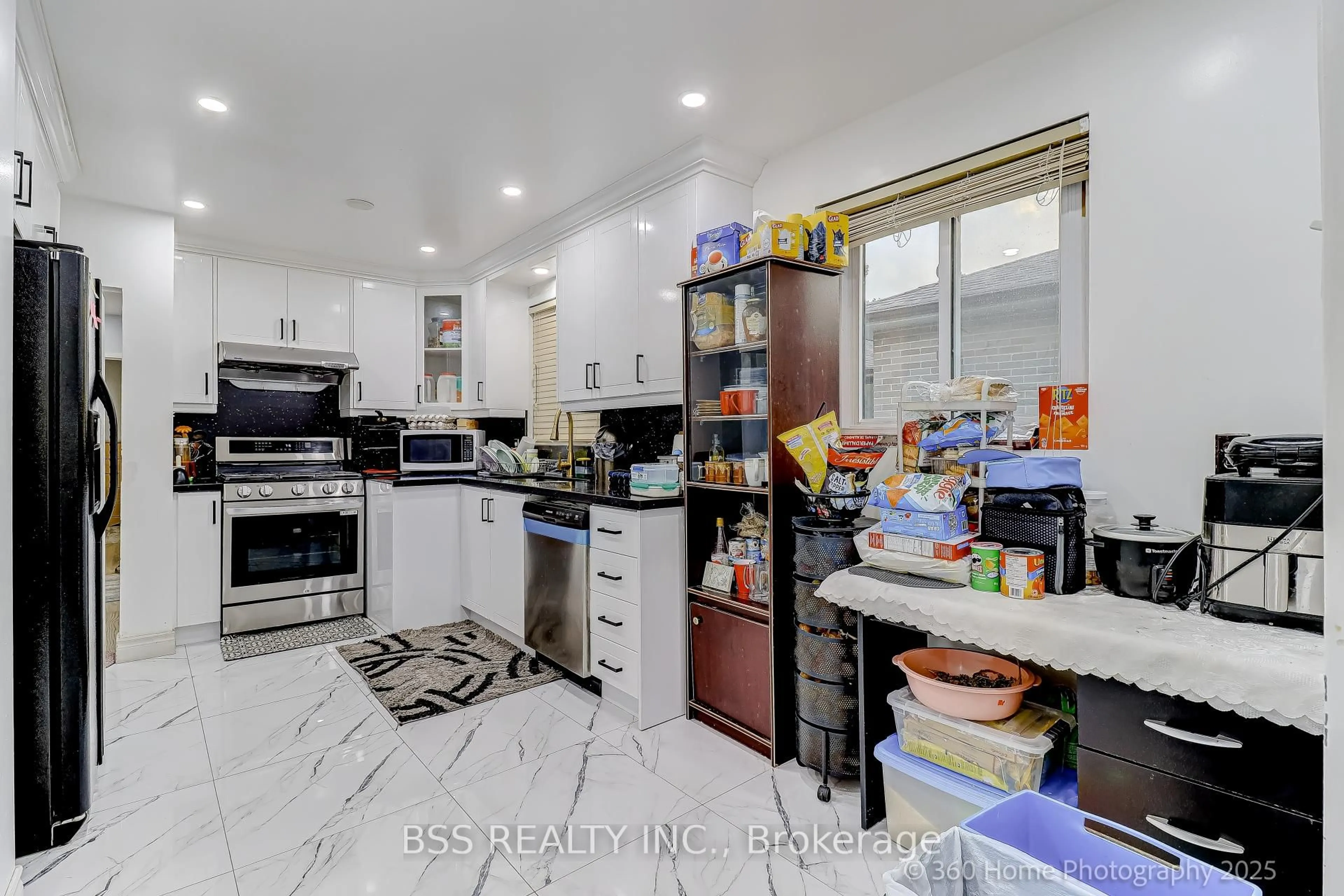 Unknown for 35 Waldock St, Toronto Ontario M1E 2E7