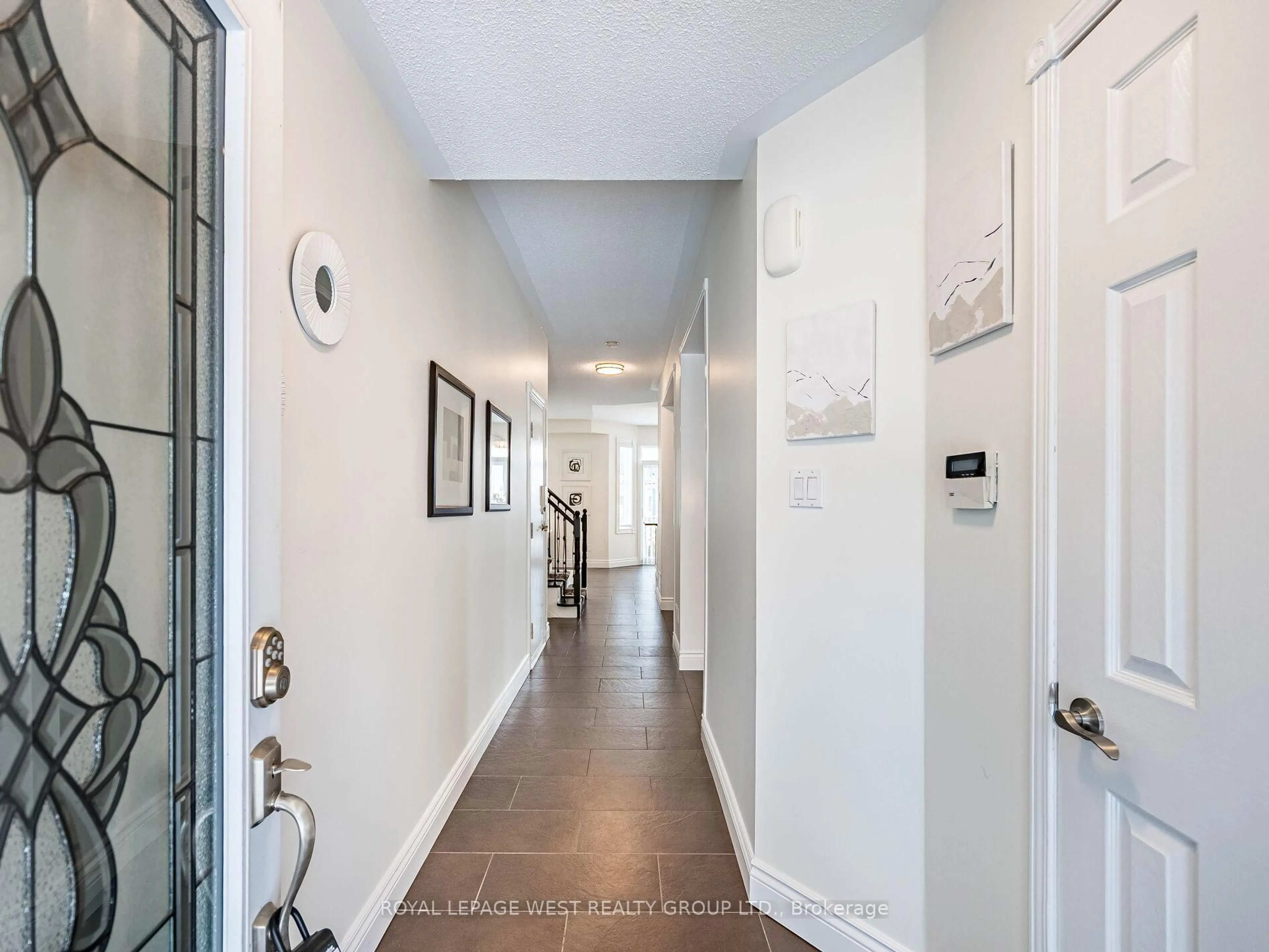 Indoor entryway for 52 Long Island Cres, Toronto Ontario M1C 5E4