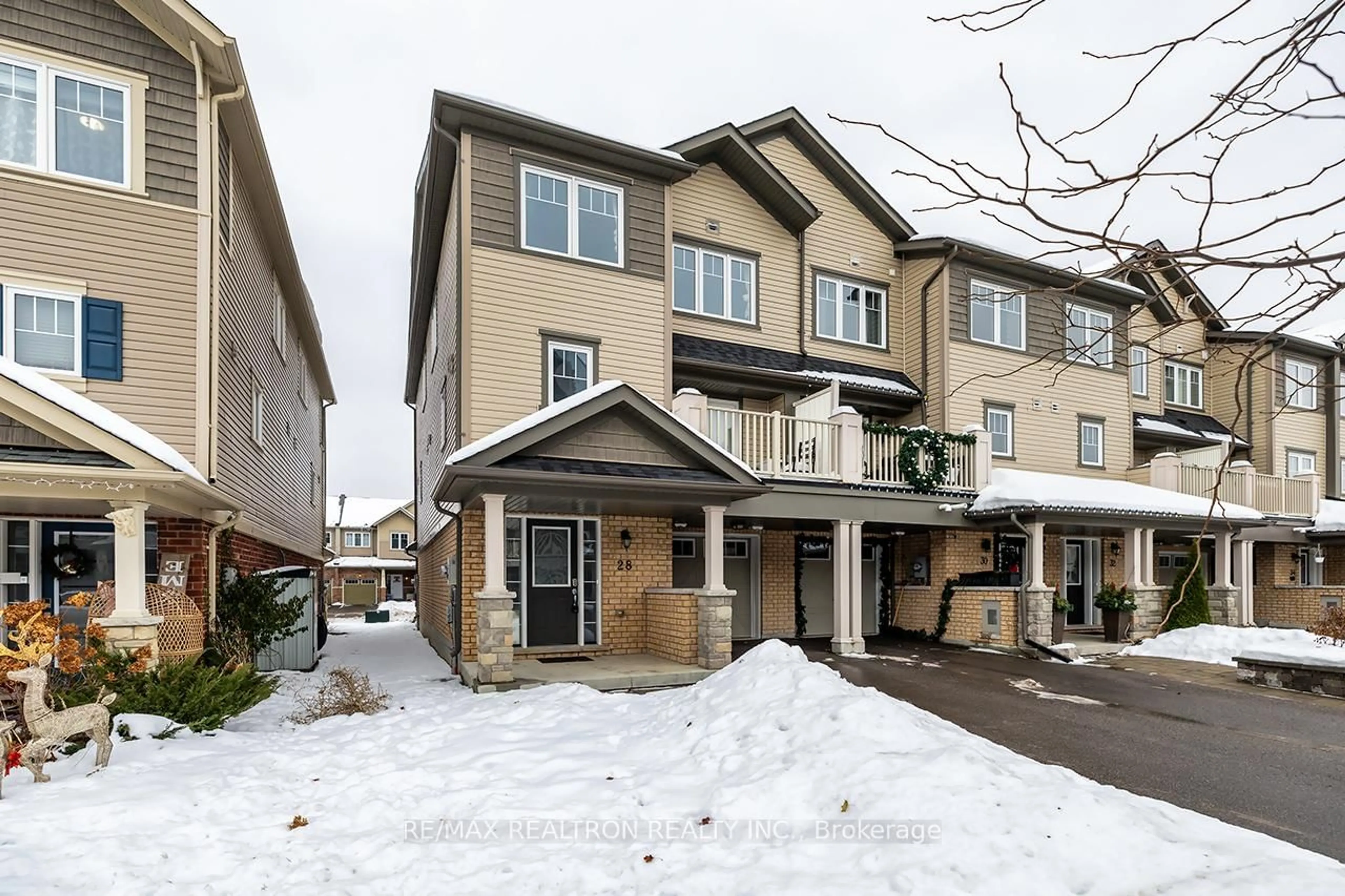 Unknown for 28 Nearco Cres, Oshawa Ontario L1L 0J4