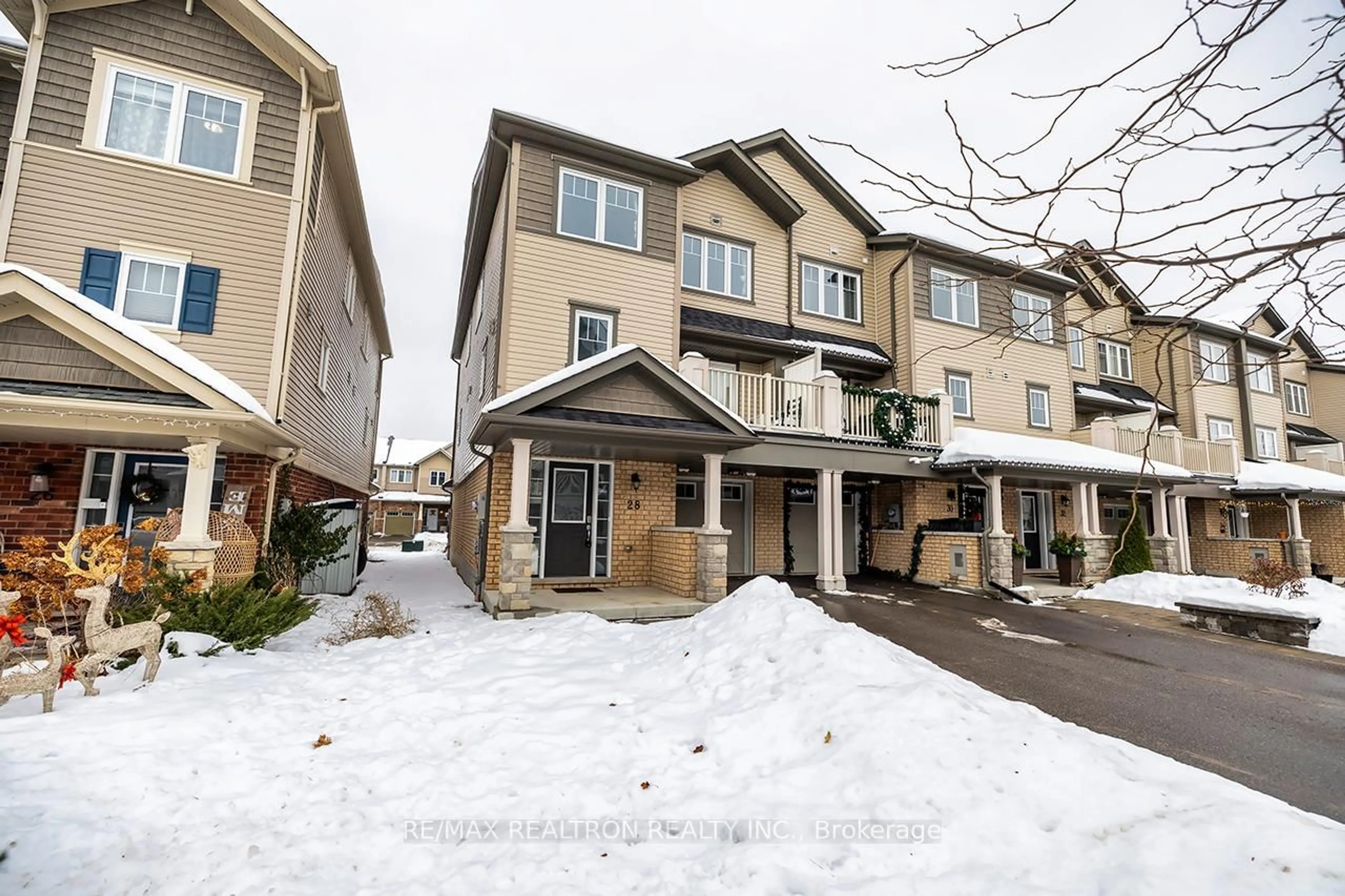 Unknown for 28 Nearco Cres, Oshawa Ontario L1L 0J4