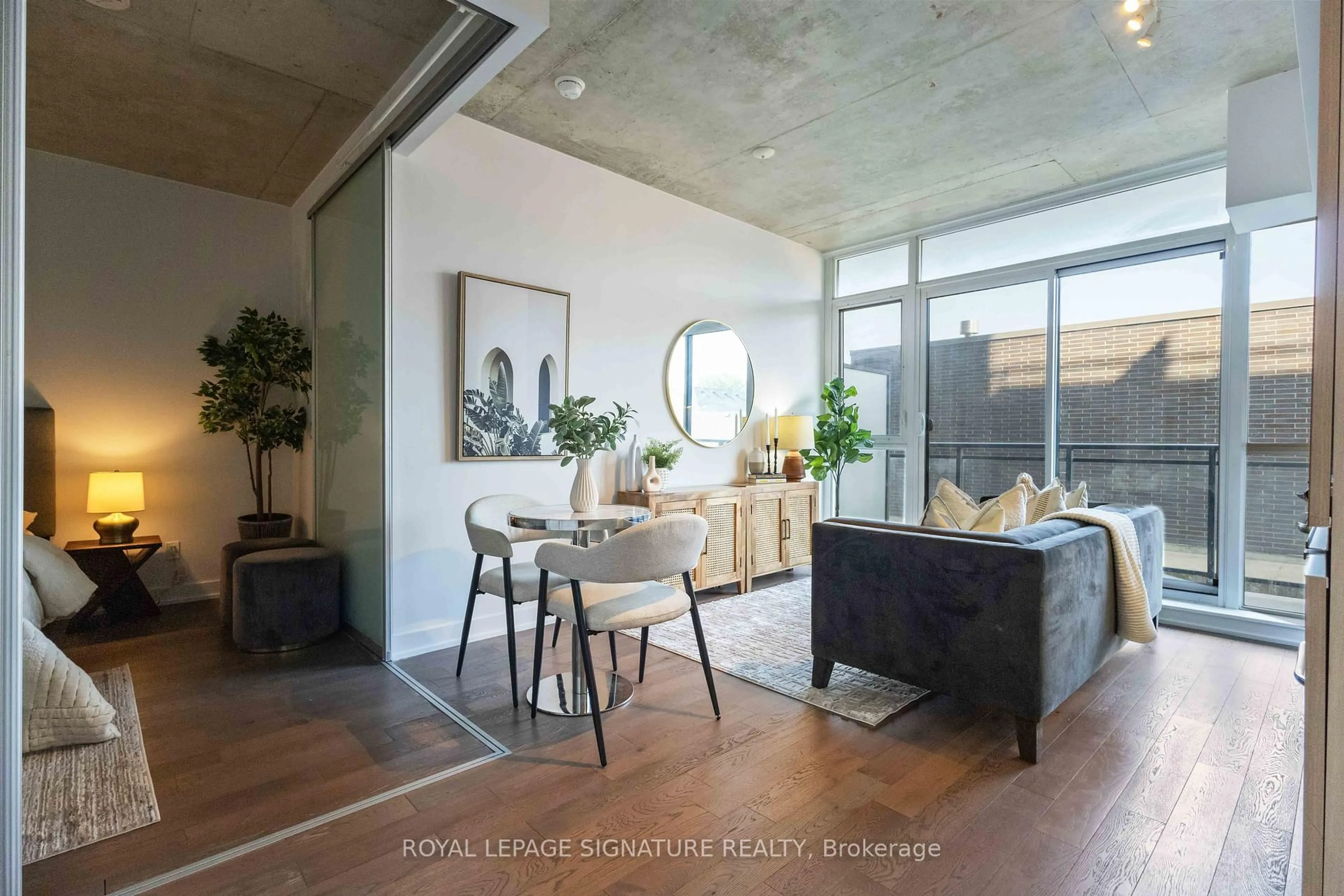 Unknown for 1190 Dundas St #406, Toronto Ontario M4M 0C5