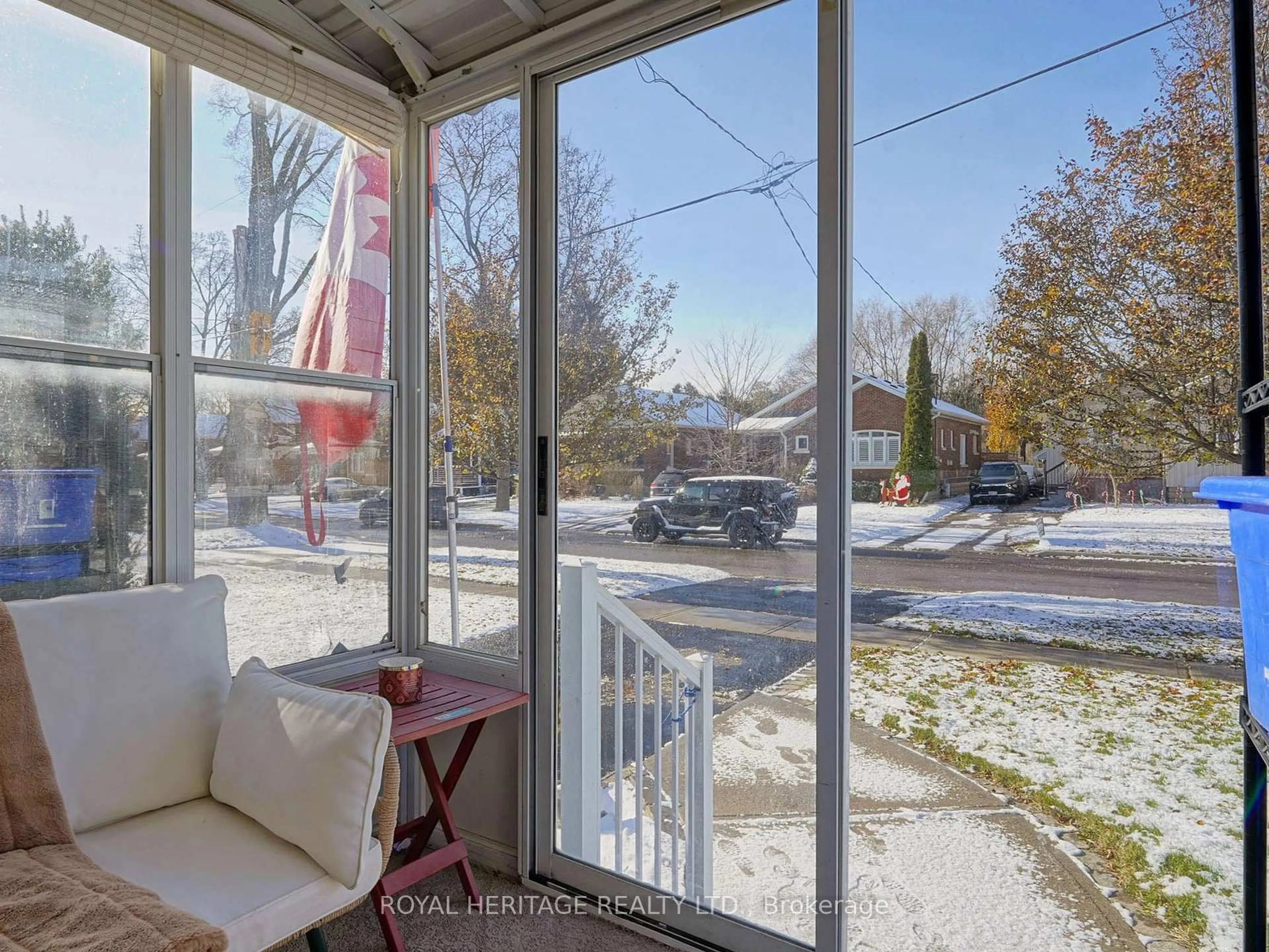 Patio, street for 651 Somerville Ave, Oshawa Ontario L1G 4J2