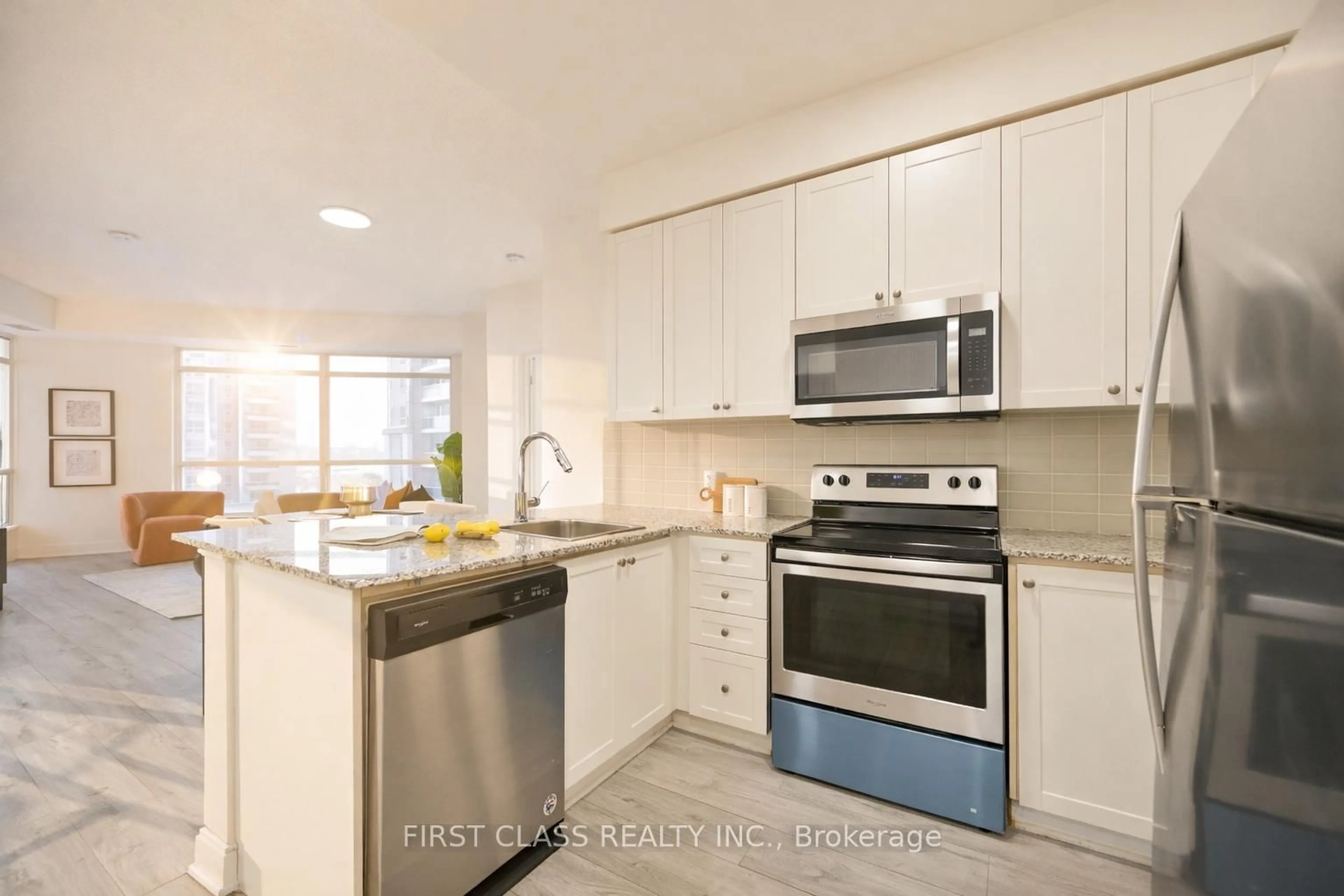 Standard kitchen, ceramic/tile floor for 125 Village Green Sq #610, Toronto Ontario M1S 0G3