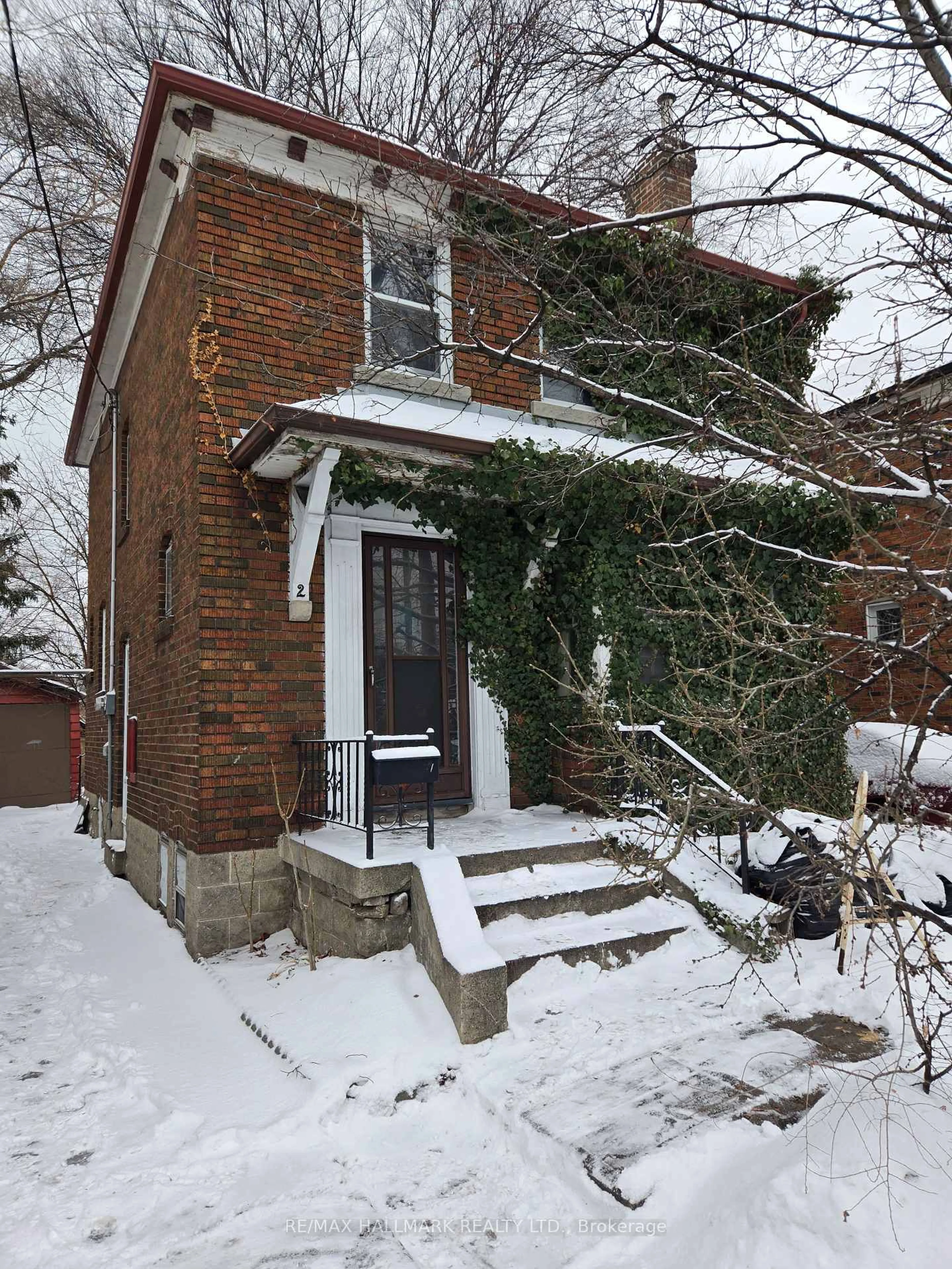 Home with brick exterior material, street for 2 Don Mills Rd, Toronto Ontario M4J 3Z7