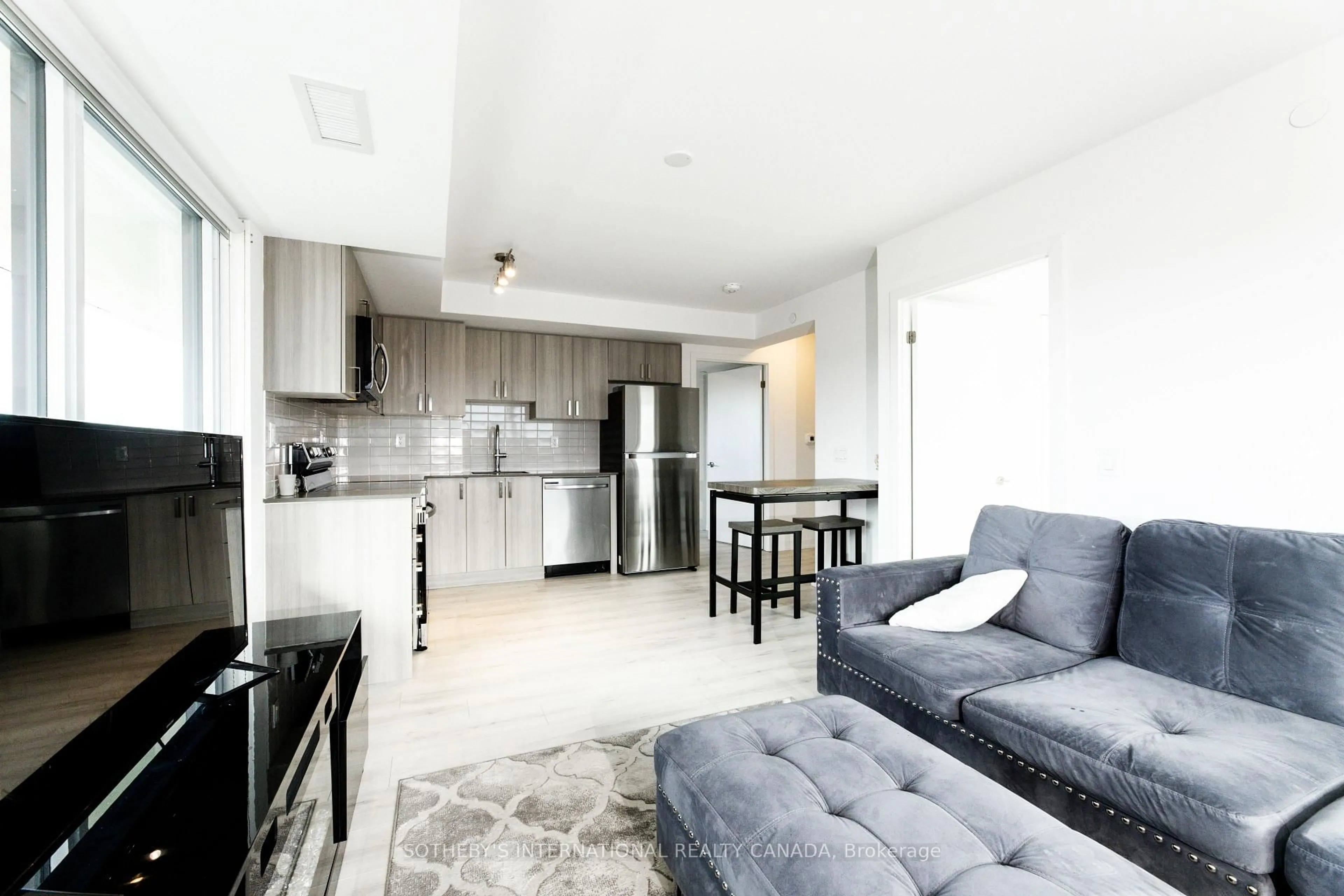 Open concept kitchen, unknown for 1435 Celebration Dr #303, Pickering Ontario L1W 0C4