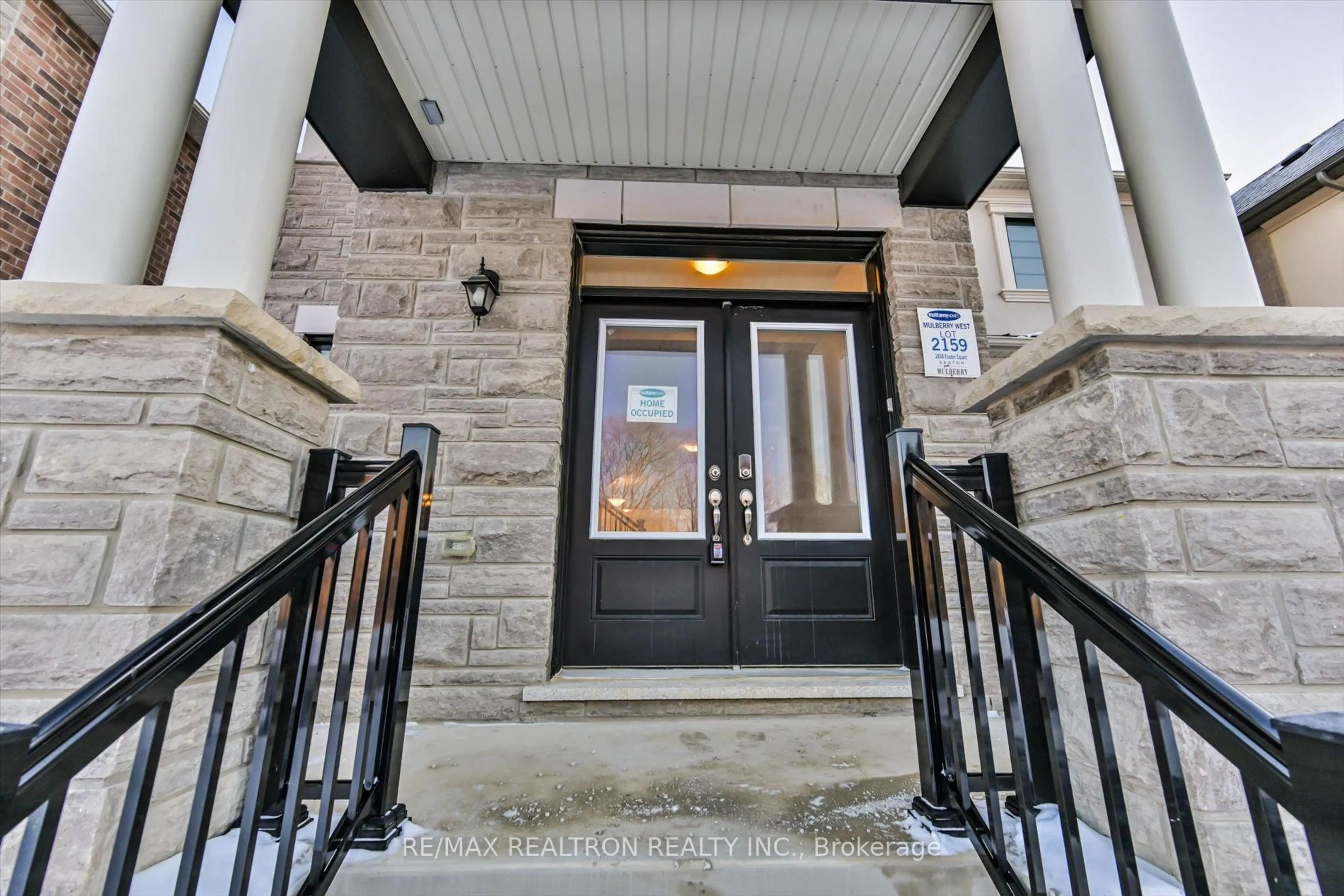 Indoor entryway for 2858 Foxden Sq, Pickering Ontario L1X 0N9