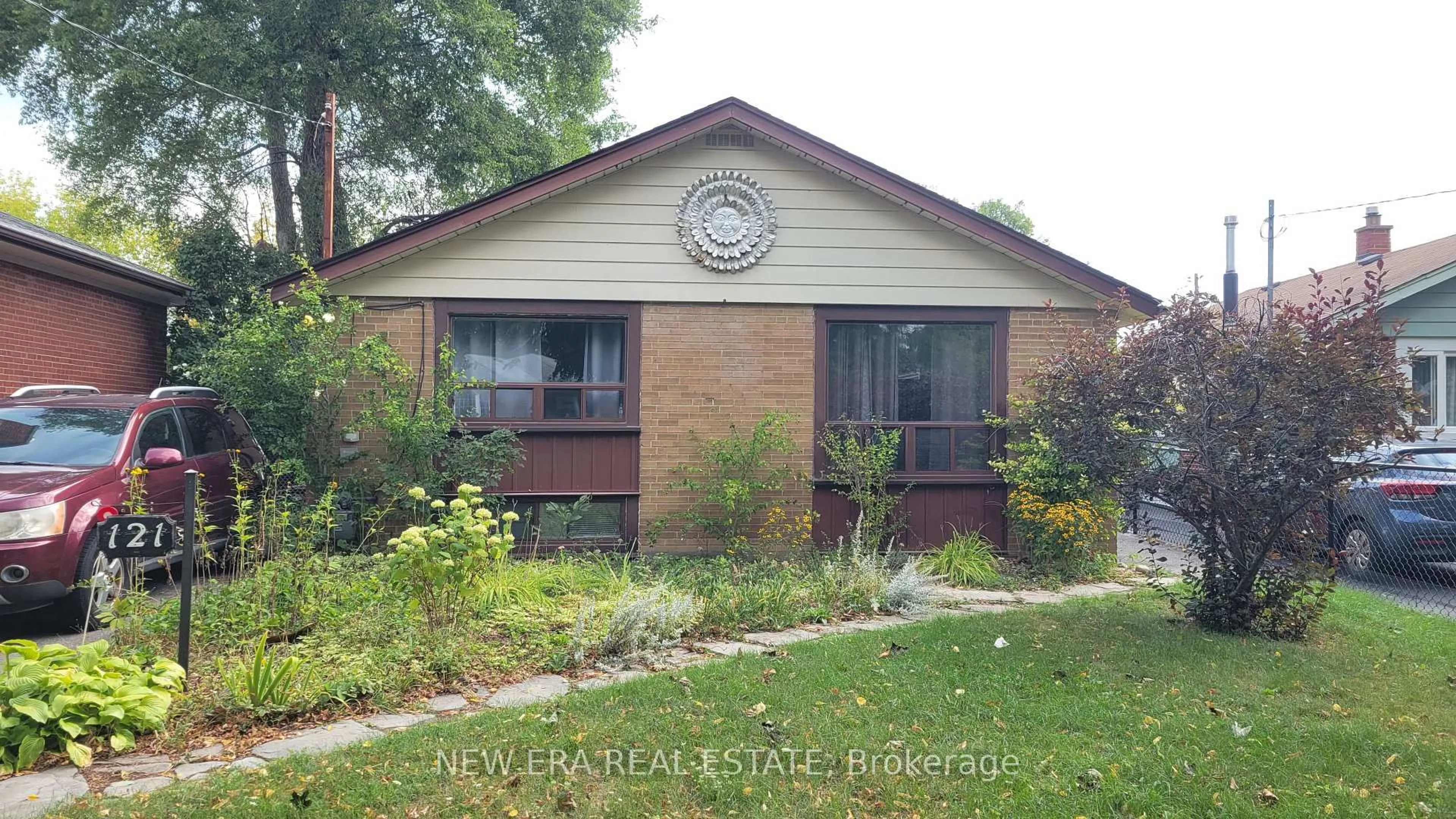 Home with brick exterior material, street for 121 Pandora Circ, Toronto Ontario M1H 1V8