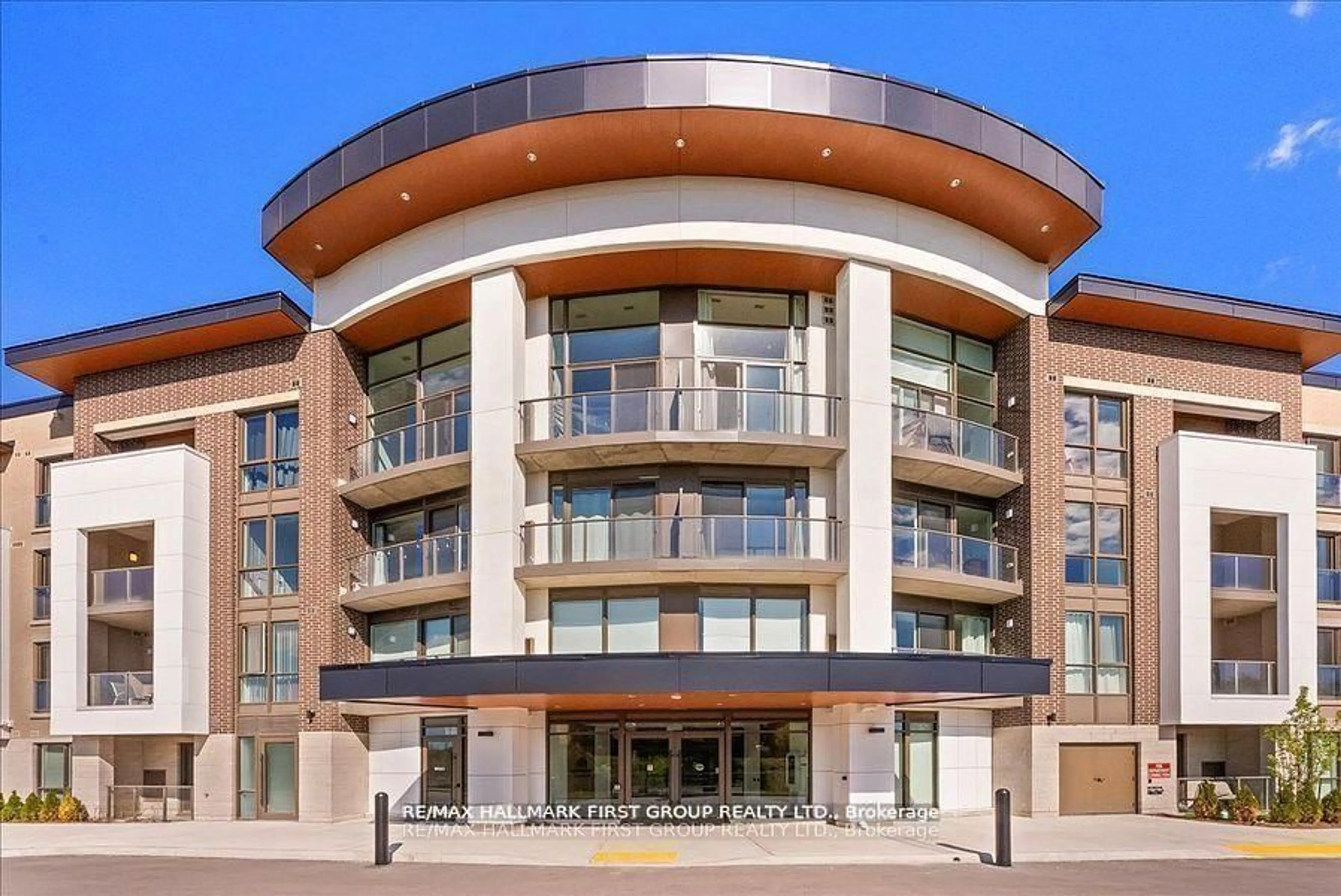 Indoor foyer for 385 Arctic Red Dr #409, Oshawa Ontario L1L 0W9