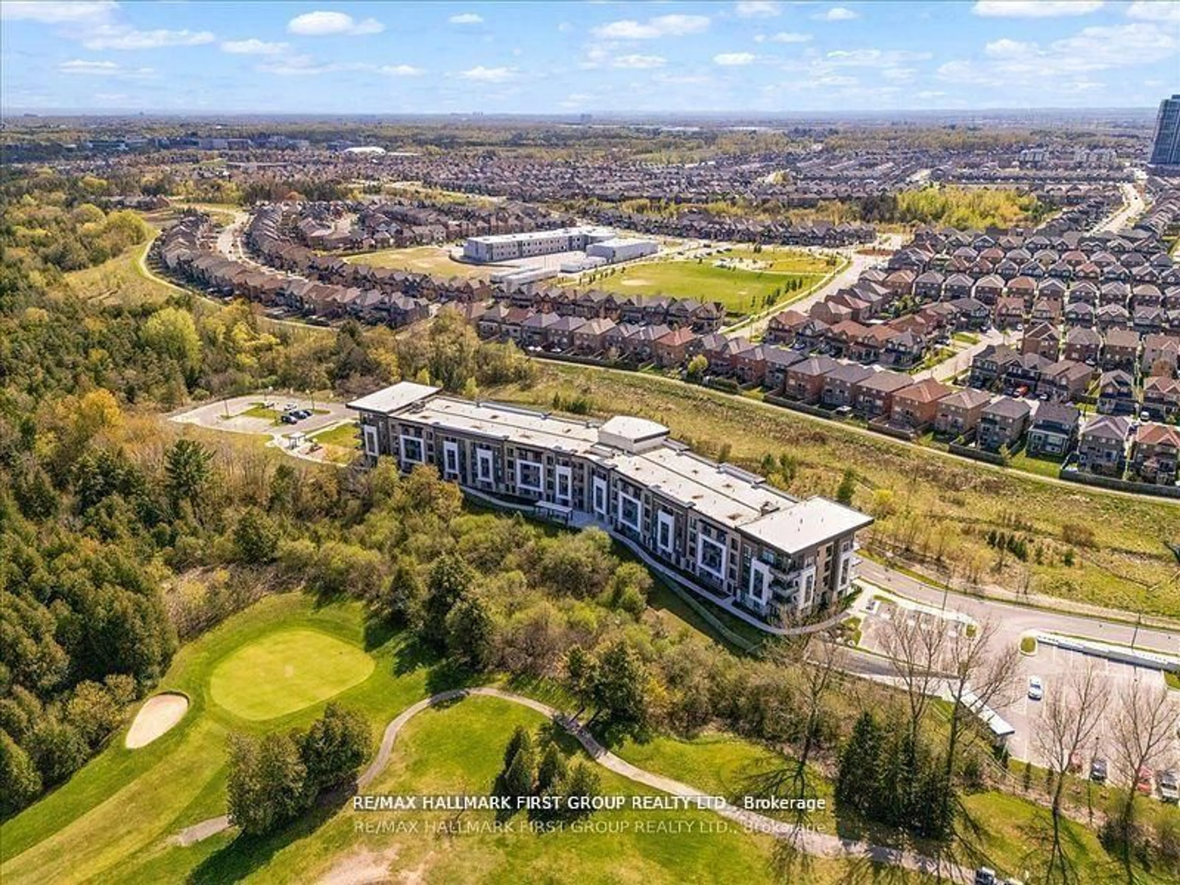 A pic from outside/outdoor area/front of a property/back of a property/a pic from drone, unknown for 385 Arctic Red Dr #409, Oshawa Ontario L1L 0W9