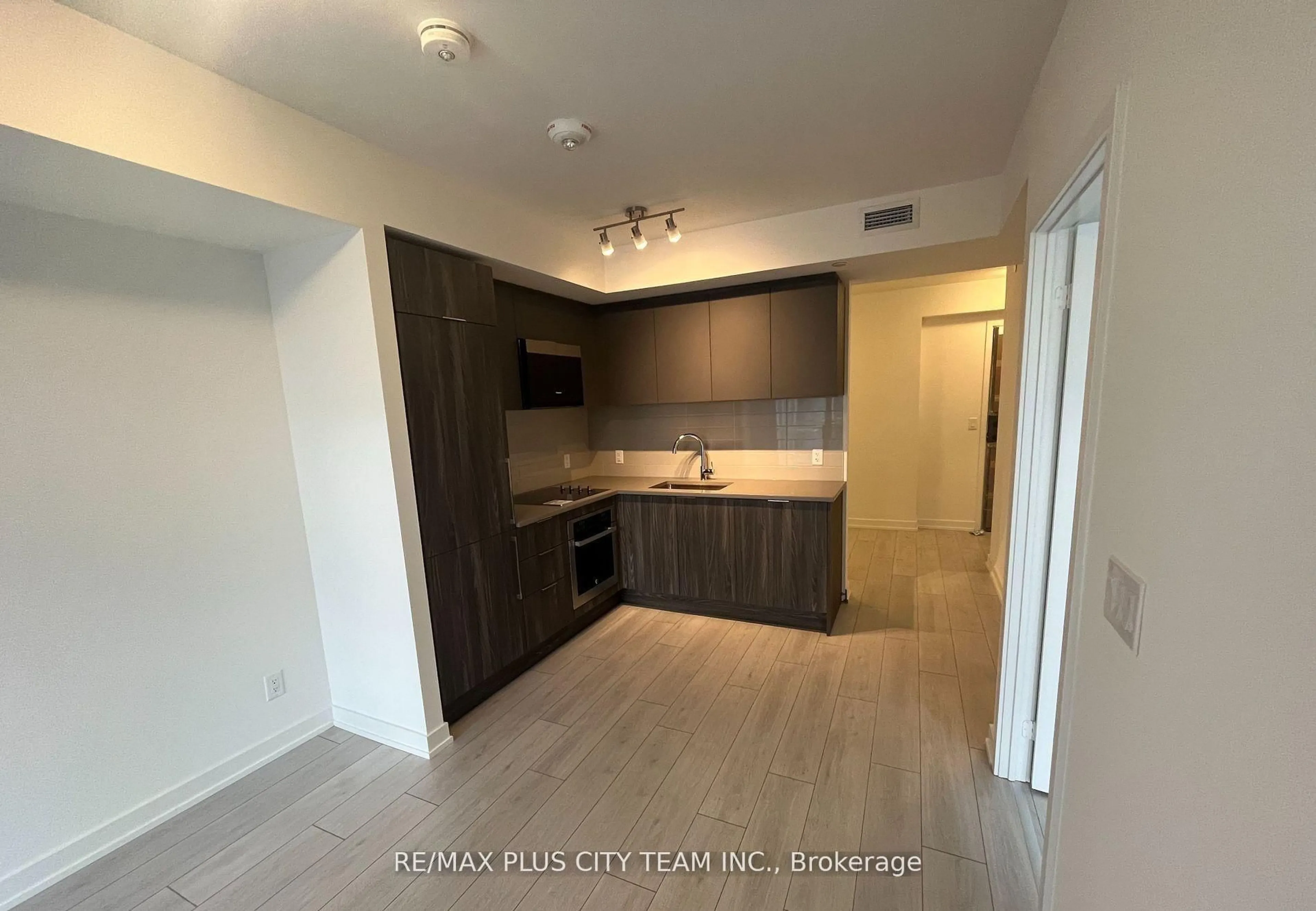 Unknown for 2033 Kennedy Rd #1512, Toronto Ontario M1T 0B9