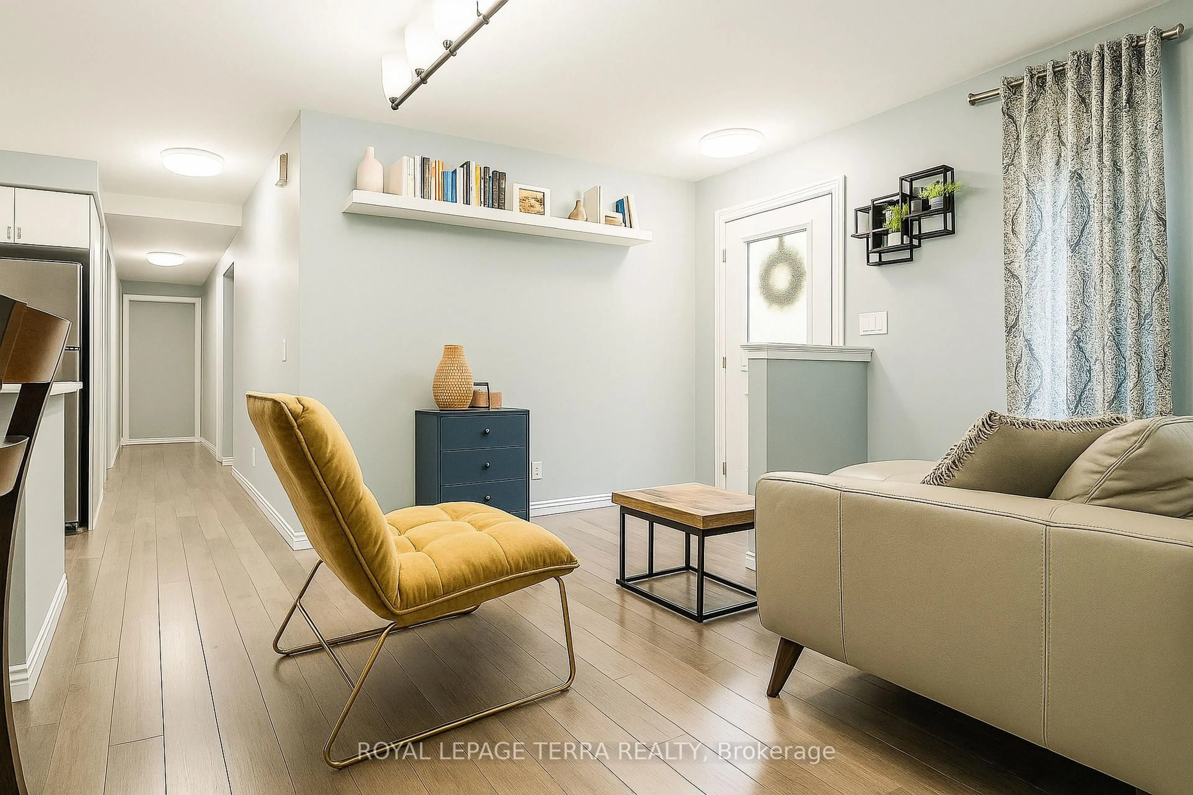 Living room with furniture, unknown for 2500 Hill Rise Crt #59, Oshawa Ontario L1L 0M6