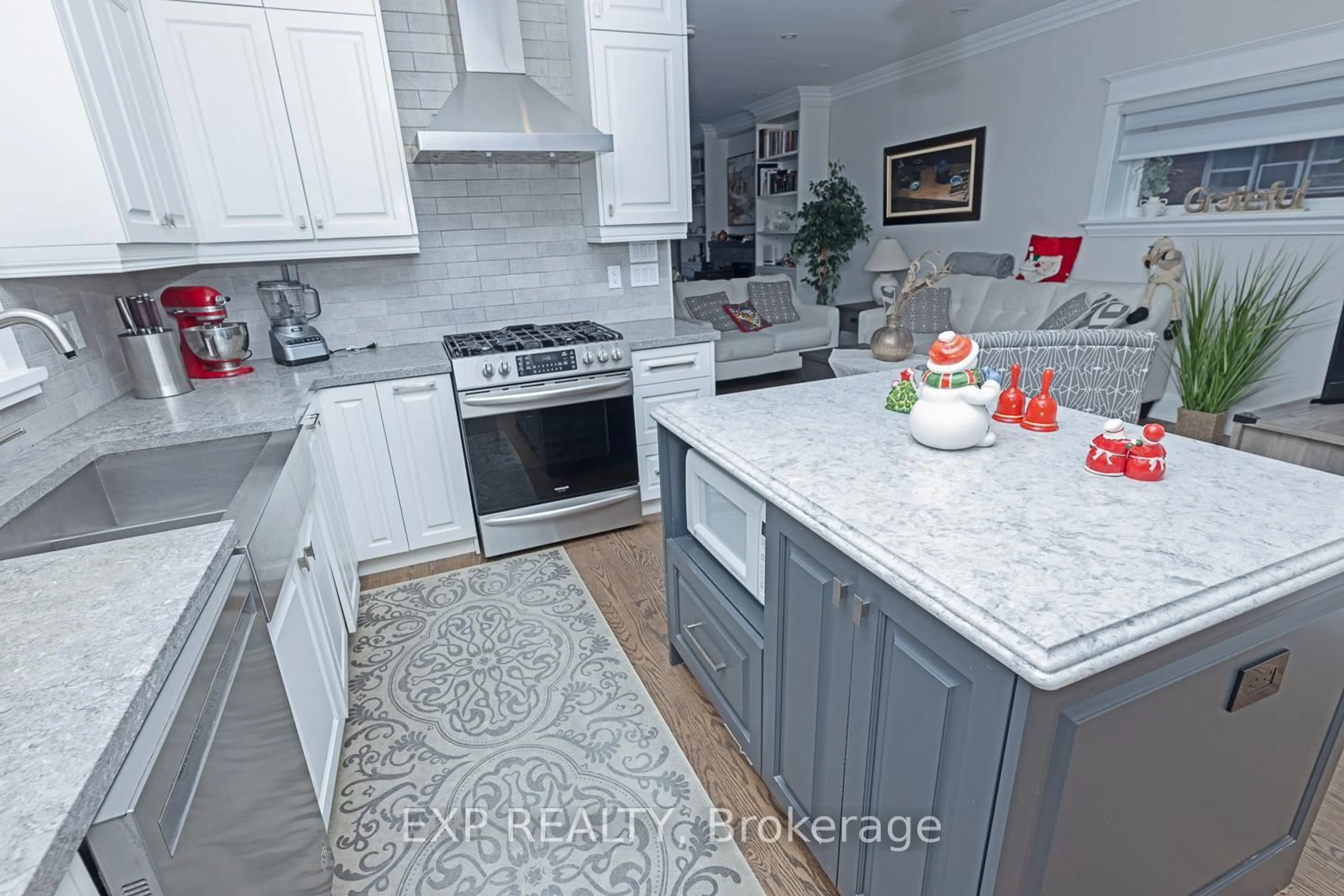 Open concept kitchen, ceramic/tile floor for 47 O'connor Dr, Toronto Ontario M4K 2K3