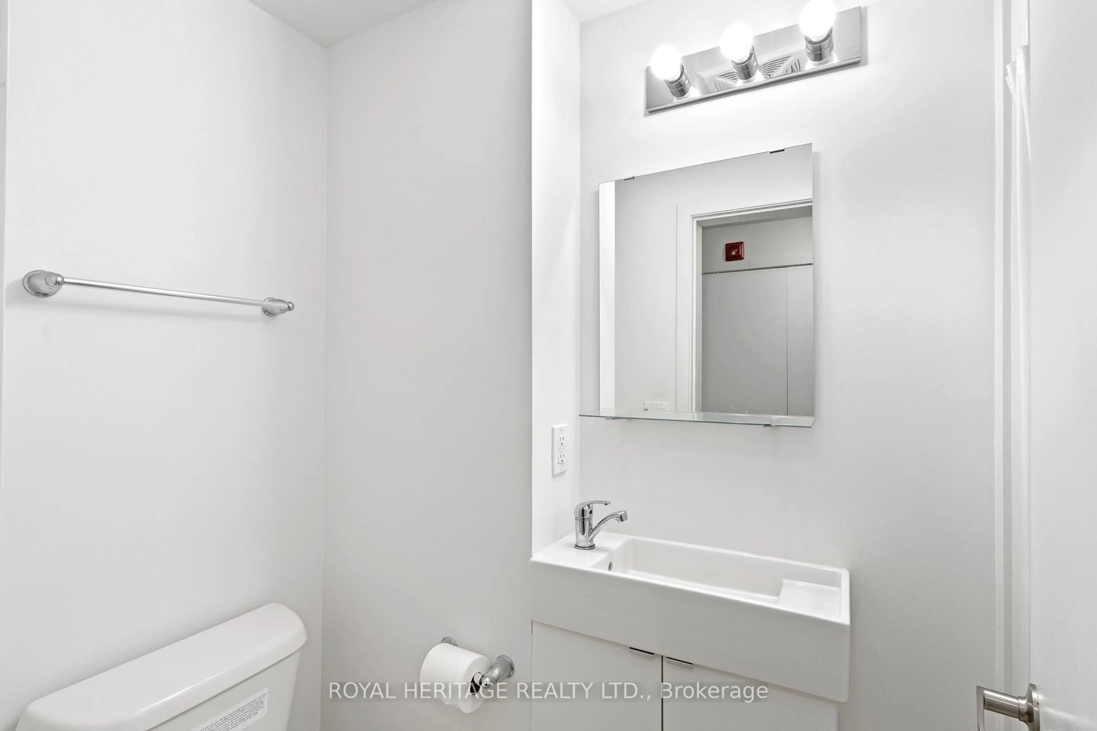 Standard bathroom, unknown for 1800 Simcoe St #307, Oshawa Ontario L1G 0C2