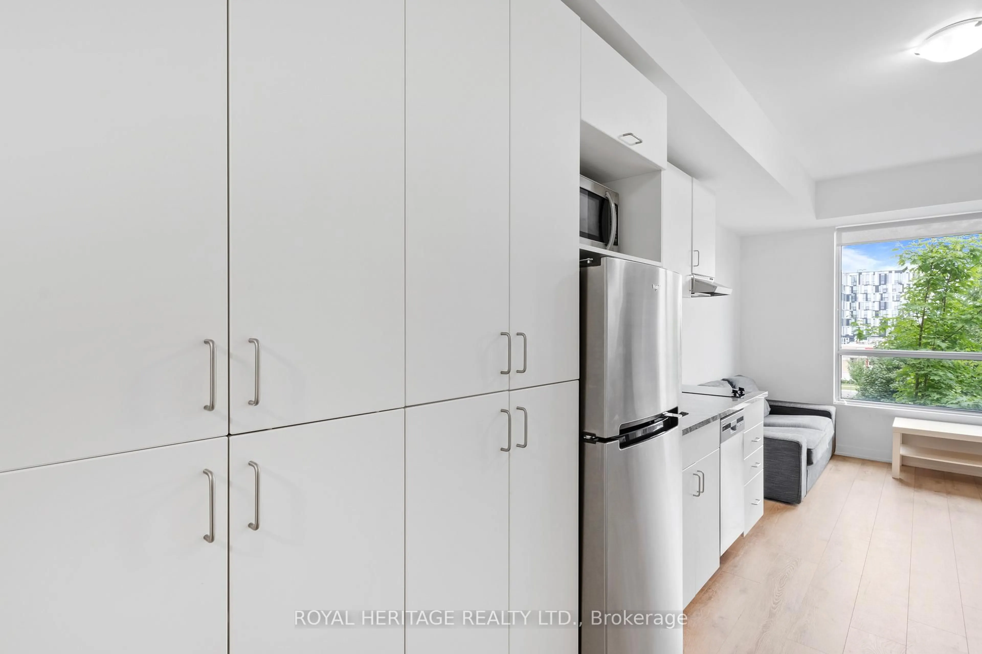 Standard kitchen, wood/laminate floor for 1800 Simcoe St #307, Oshawa Ontario L1G 0C2