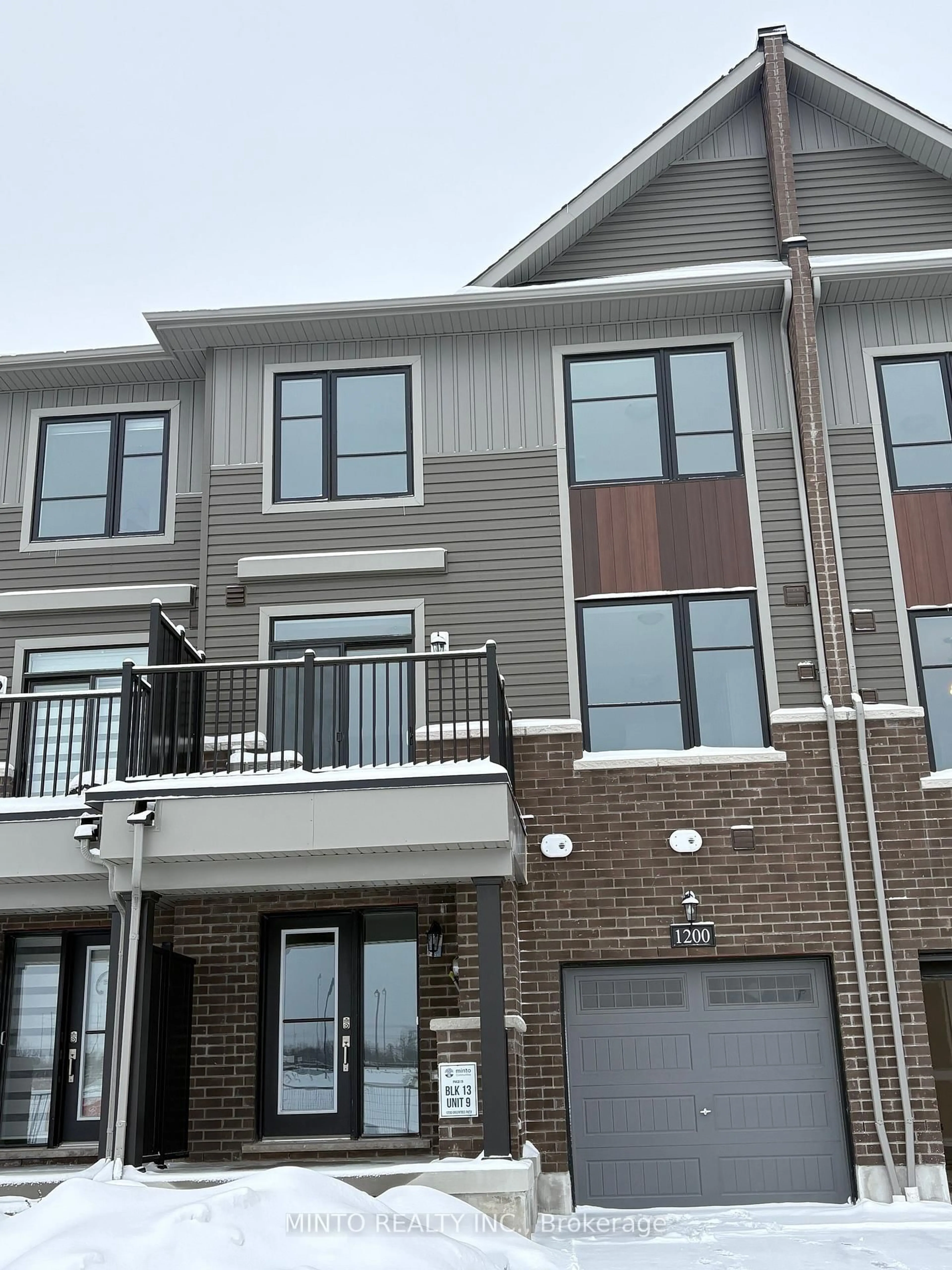 Home with brick exterior material, unknown for 1200 Greentree Path, Oshawa Ontario L1H 8L7