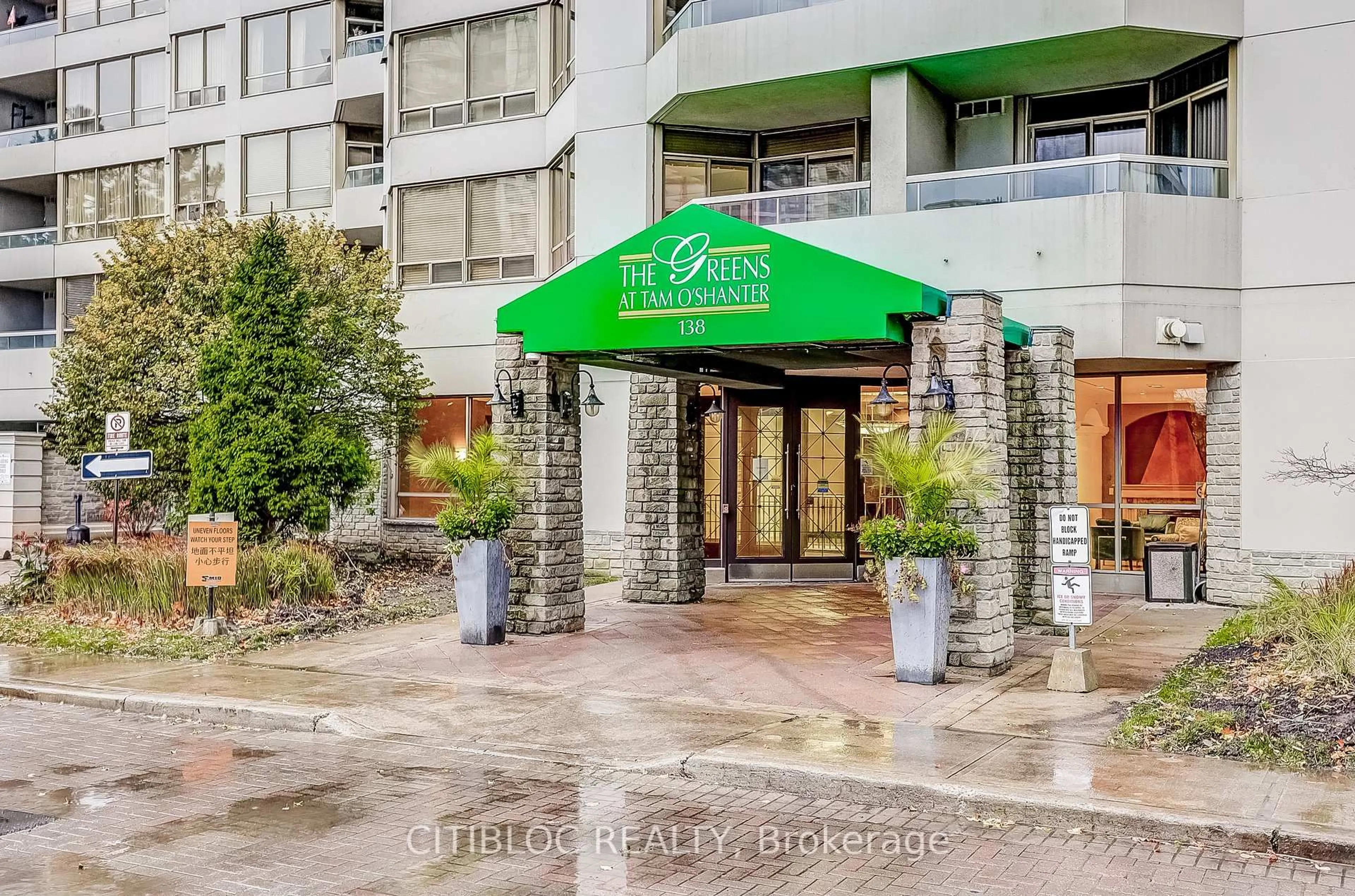 Indoor foyer for 138 Bonis Ave #1026, Toronto Ontario M1T 3V9