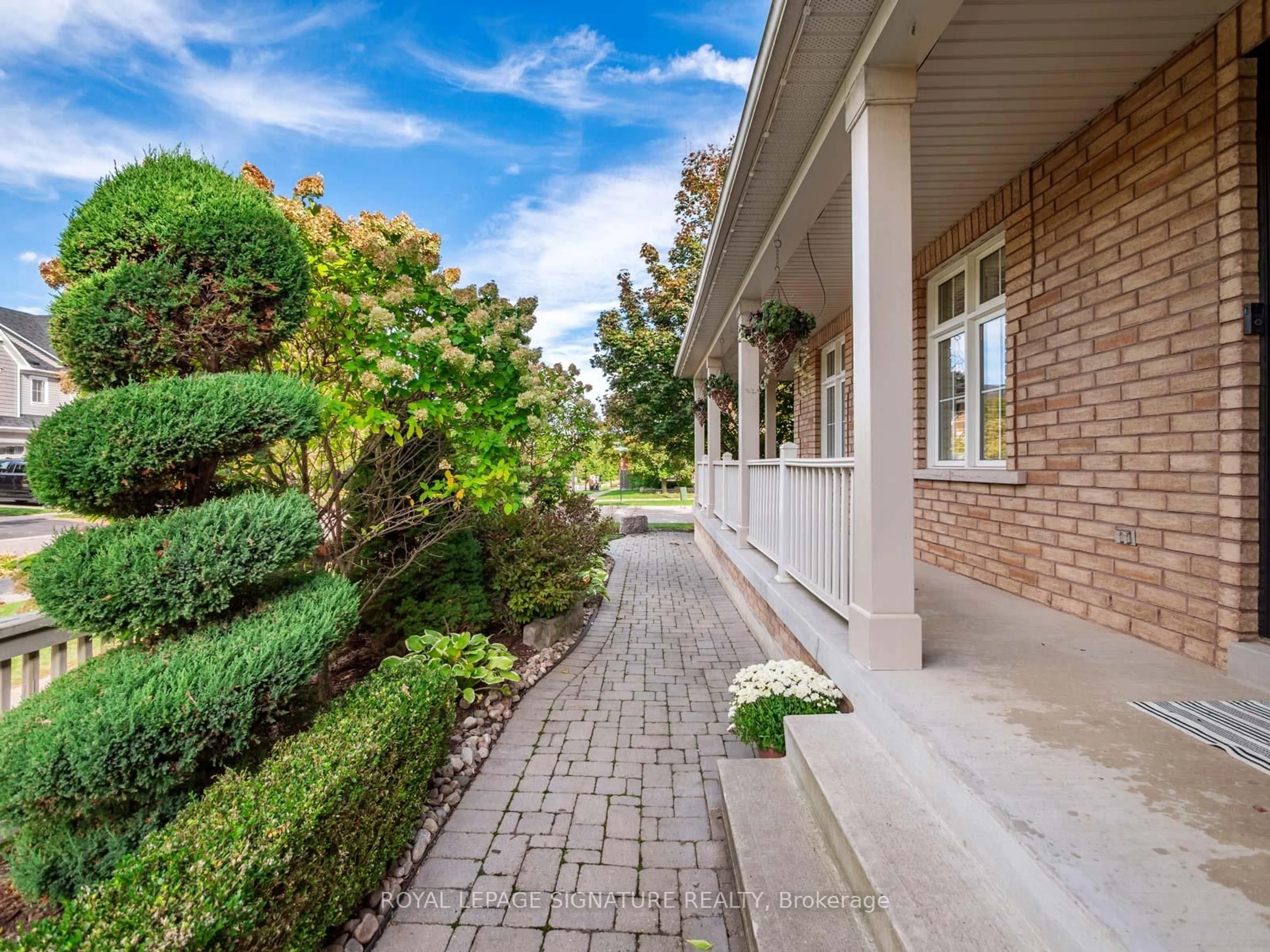 Unknown for 2 Denbury Crt, Whitby Ontario L1M 2P3