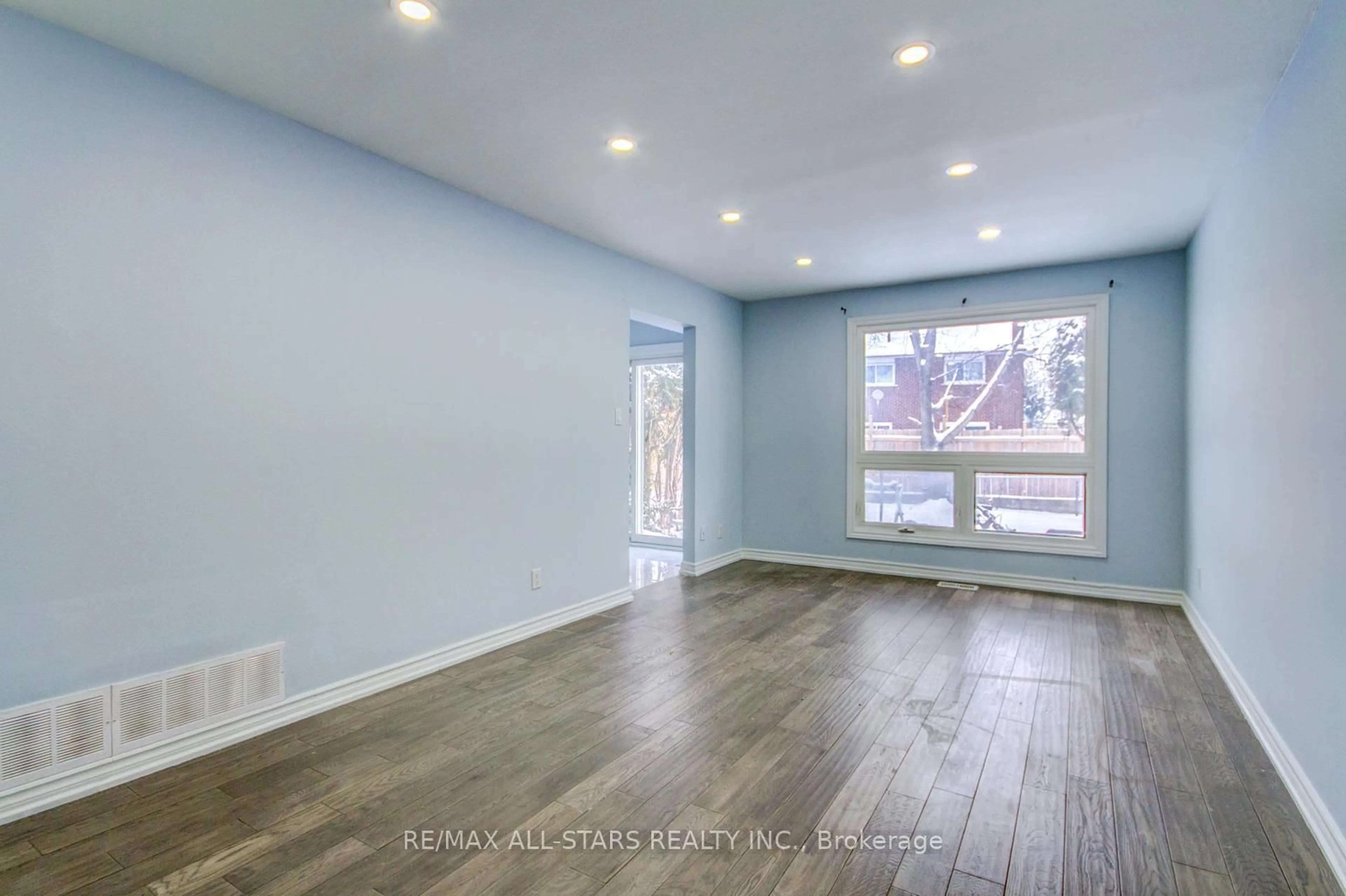 A pic of a room for 50 Verne Cres #10, Toronto Ontario M1B 2X1