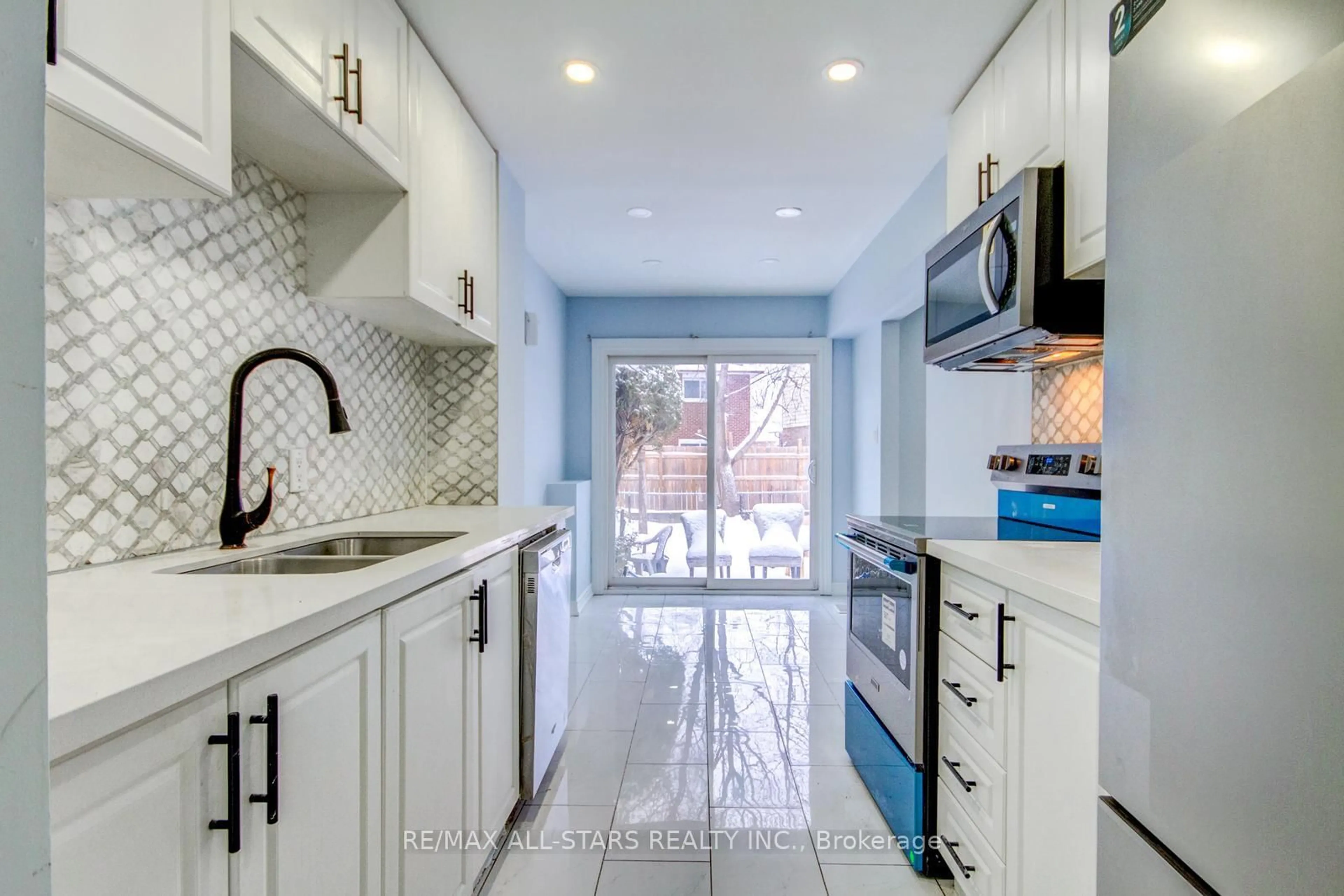 Contemporary kitchen, ceramic/tile floor for 50 Verne Cres #10, Toronto Ontario M1B 2X1