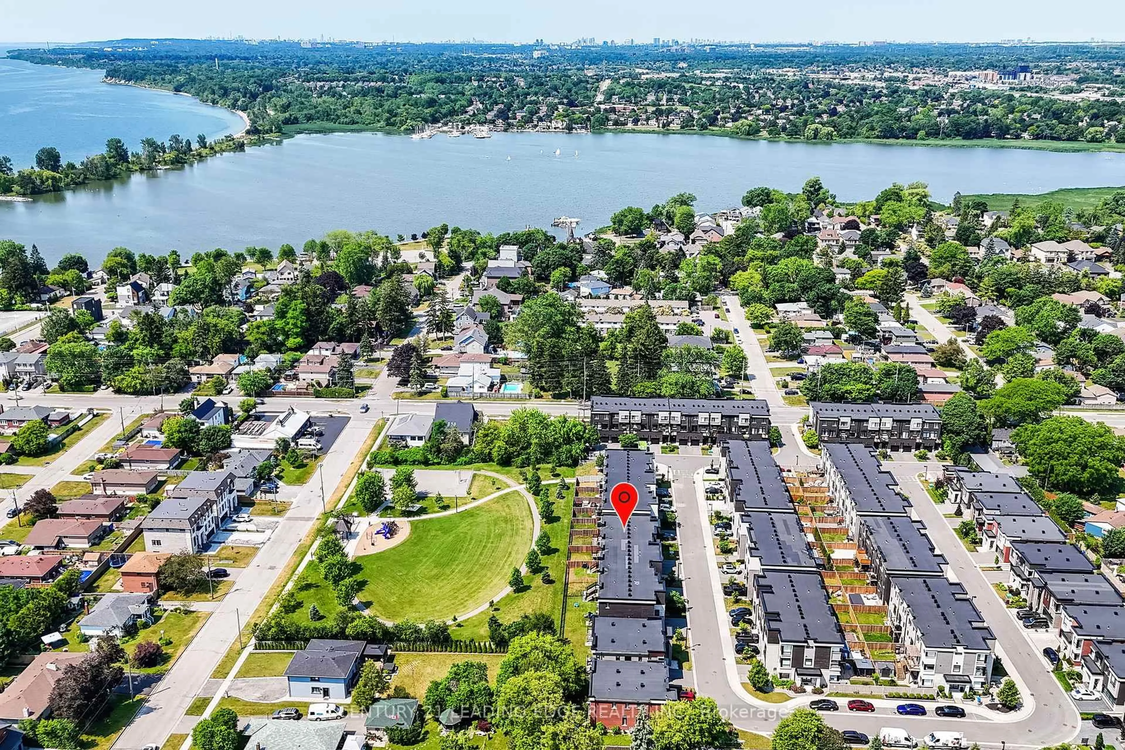 A pic from outside/outdoor area/front of a property/back of a property/a pic from drone, water/lake/river/ocean view for 1362 Gull Crossing, Pickering Ontario L1W 0B7