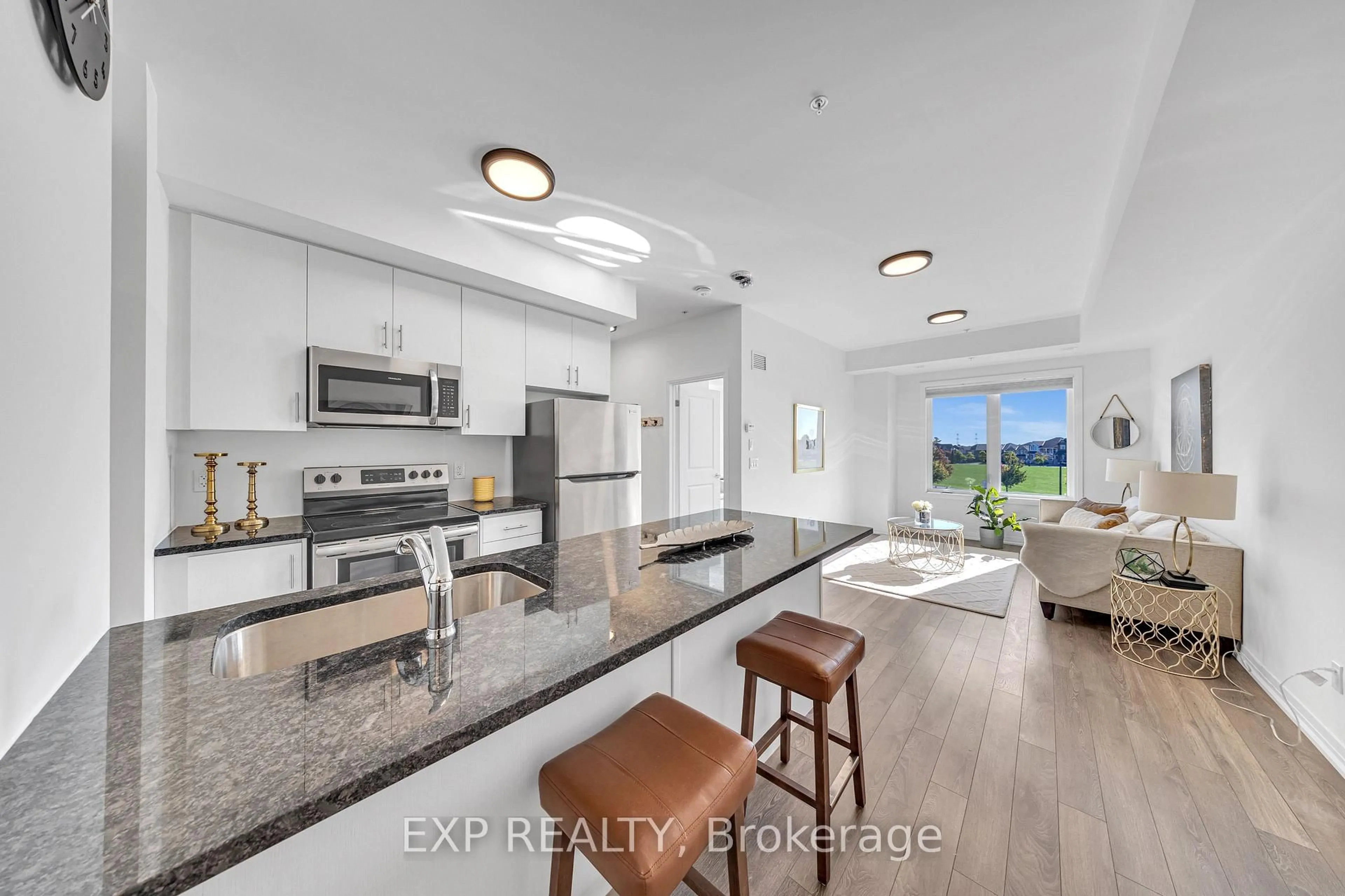 Open concept kitchen, ceramic/tile floor for 2635 William Jackson Dr #602, Pickering Ontario L1X 0L6