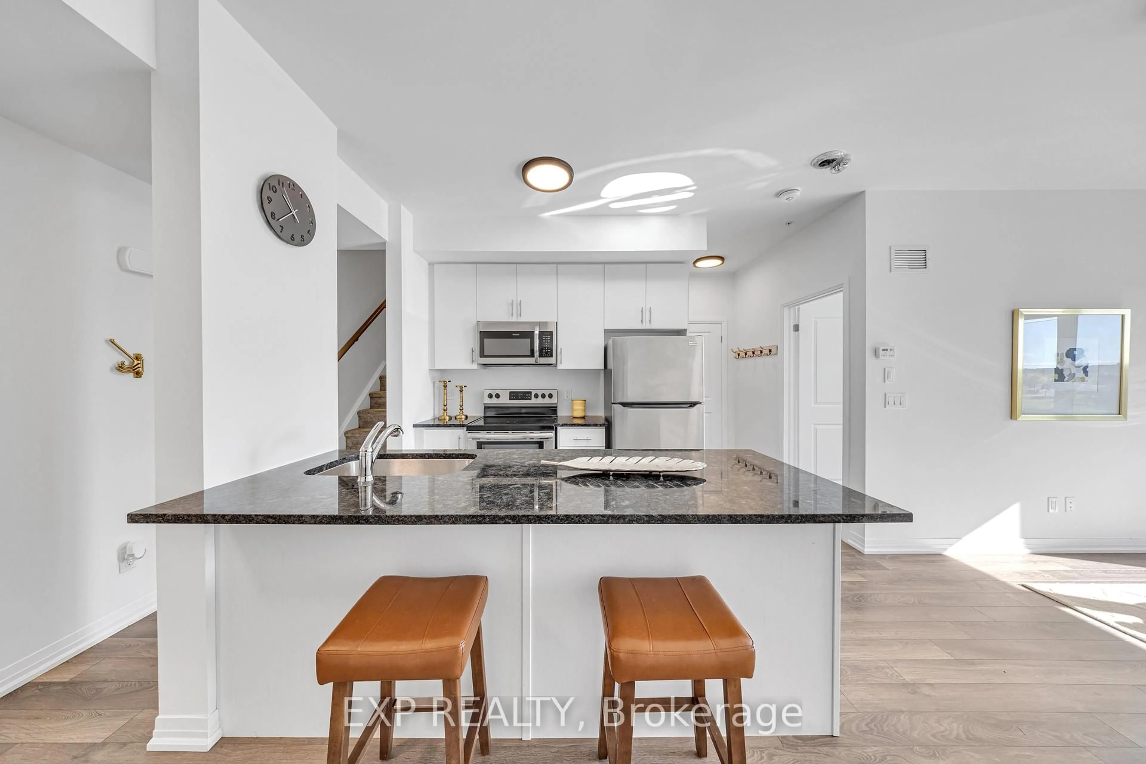 Open concept kitchen, ceramic/tile floor for 2635 William Jackson Dr #602, Pickering Ontario L1X 0L6