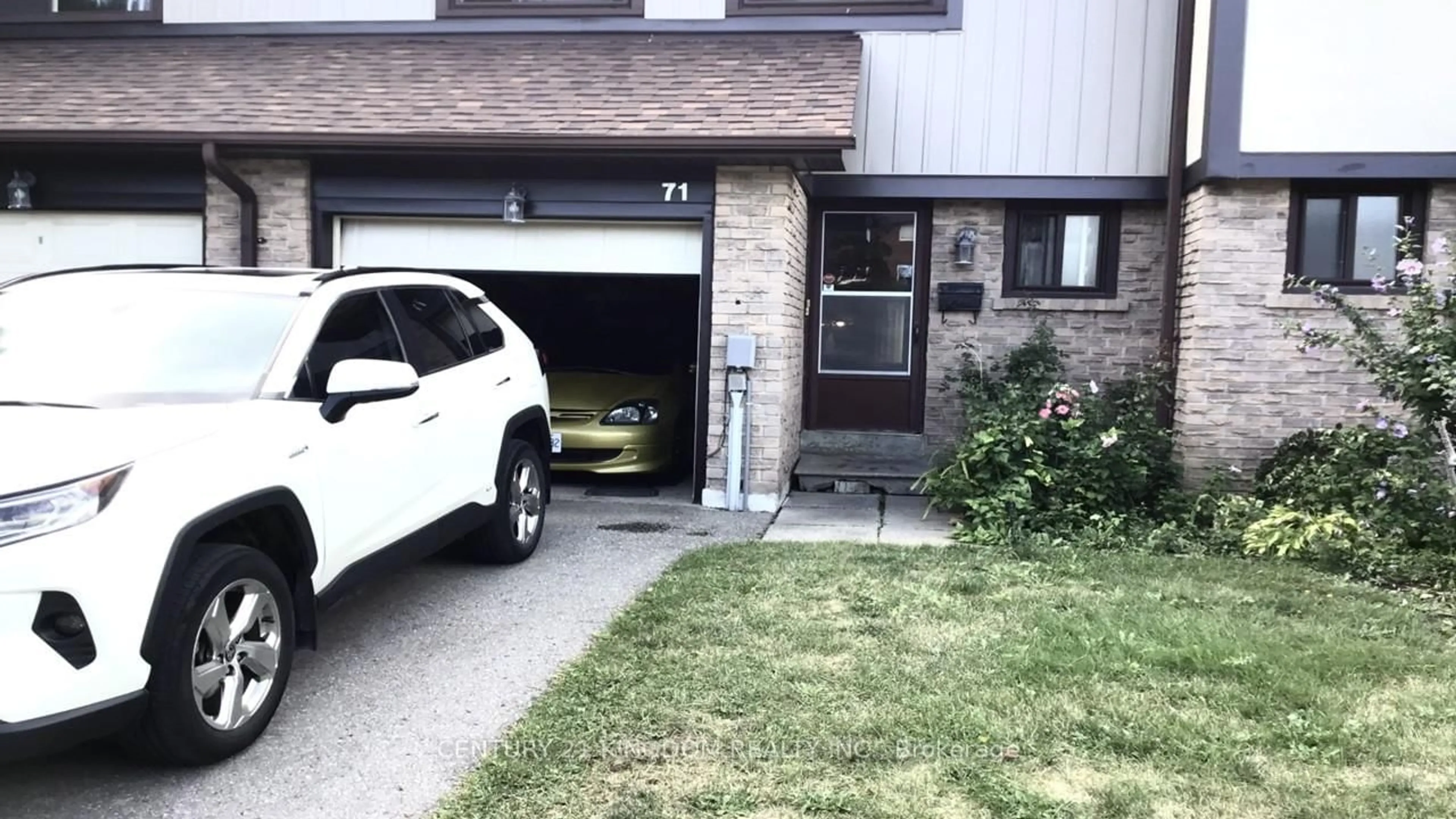 Indoor garage for 29 Fundy Bay Blvd #71, Toronto Ontario M1W 3A2