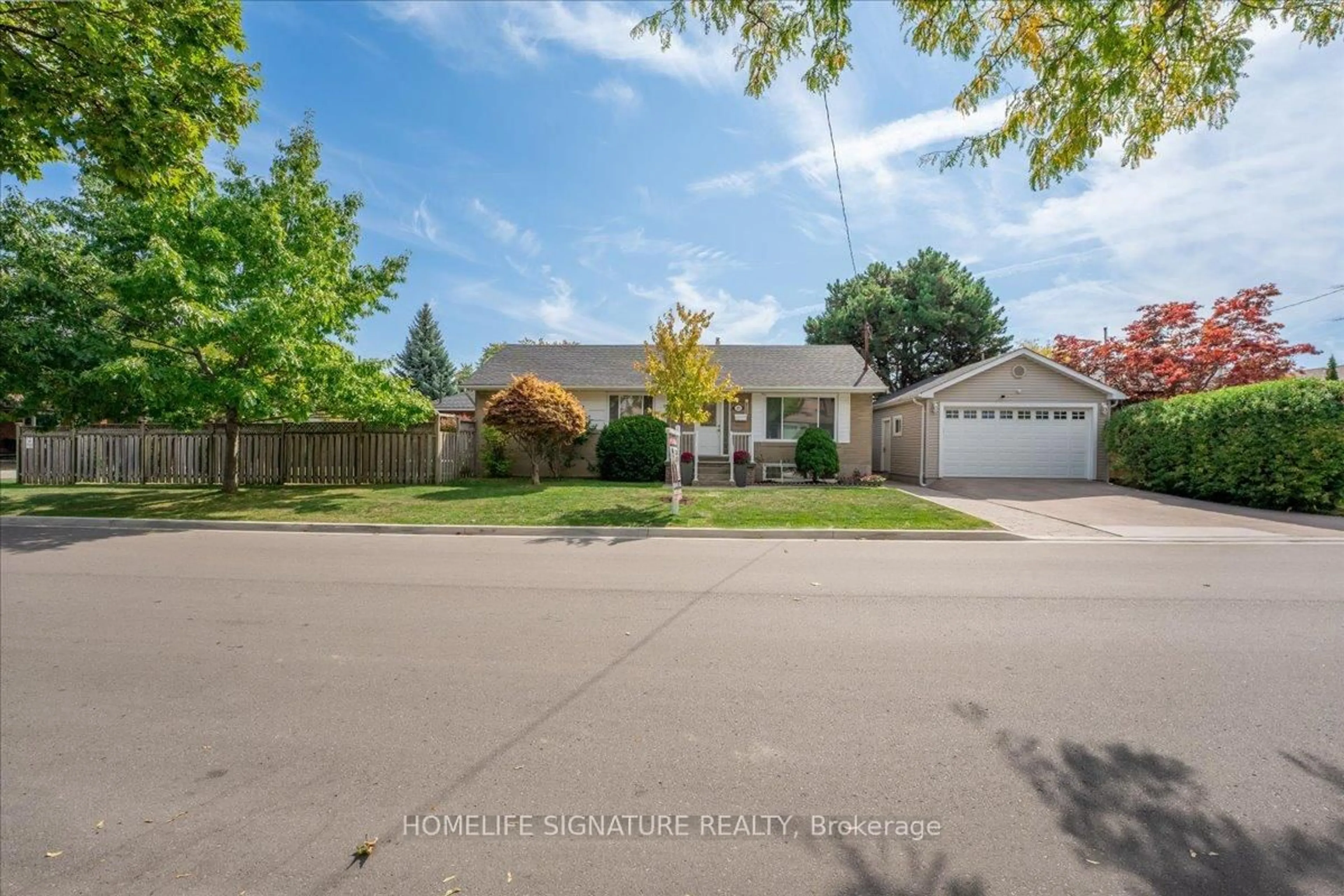 A pic from outside/outdoor area/front of a property/back of a property/a pic from drone, street for 83 Pachino Blvd, Toronto Ontario M1R 4J8
