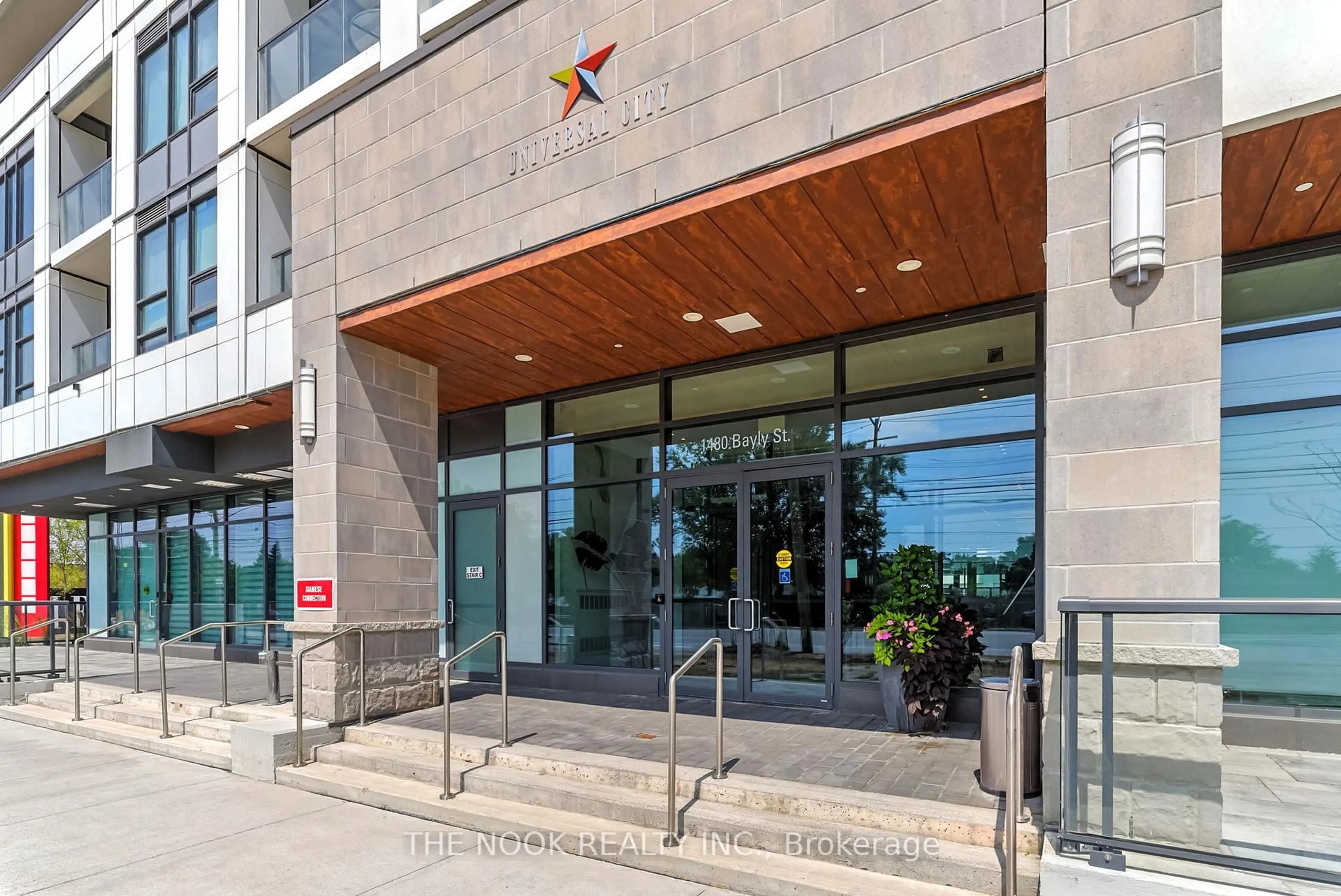 Indoor foyer for 1480 Bayly St #1612, Pickering Ontario L1W 0C2