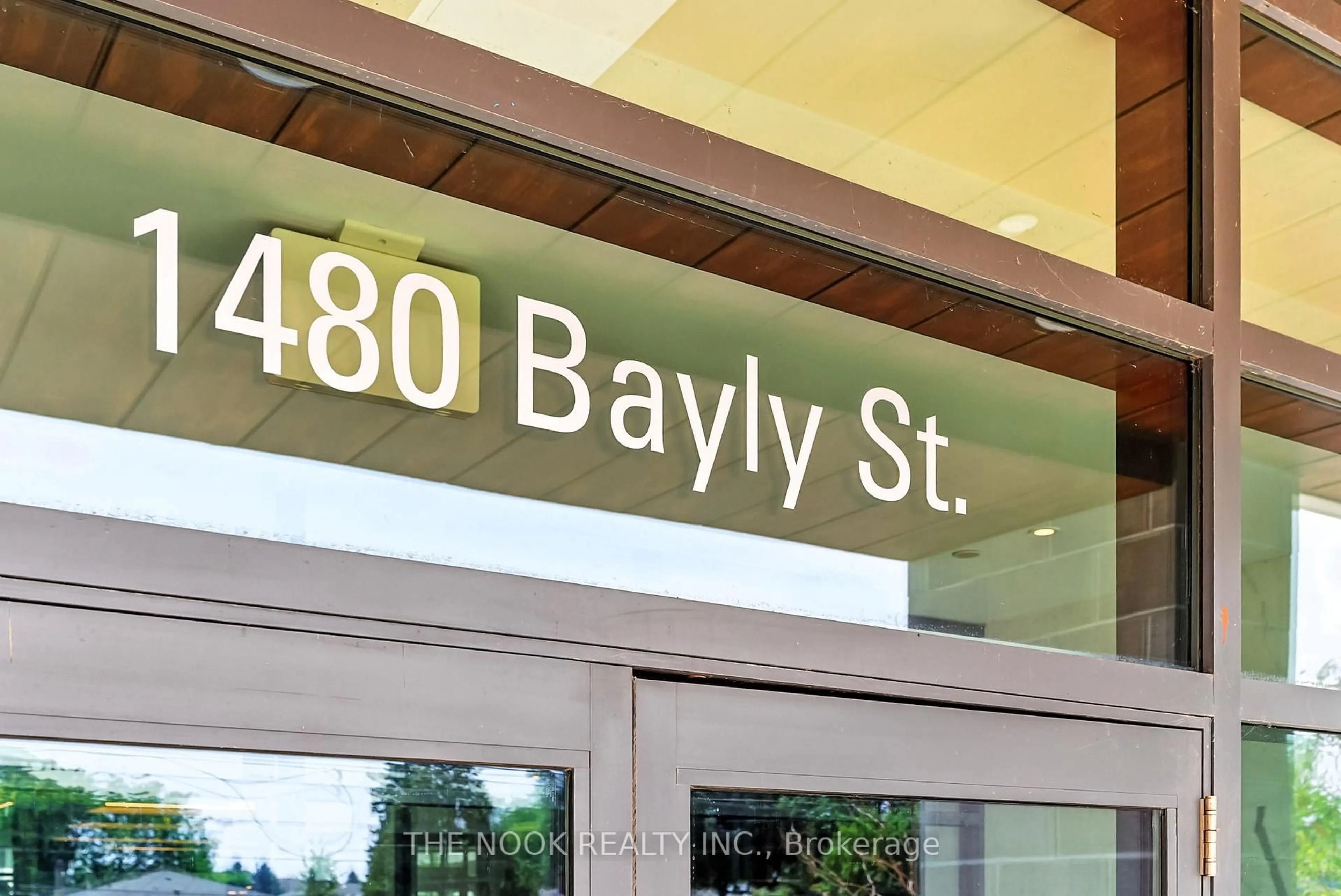 Indoor foyer for 1480 Bayly St #1612, Pickering Ontario L1W 0C2