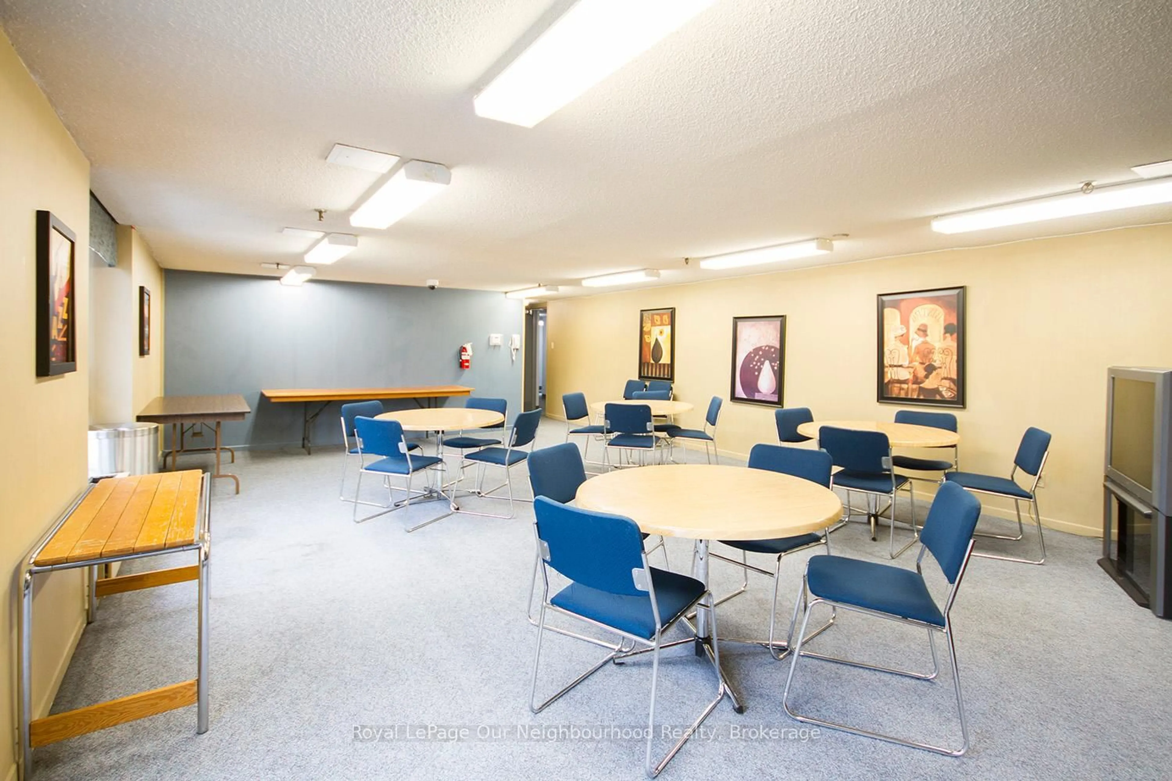 A pic of a room for 55 William St #ph9, Oshawa Ontario L1G 7C9