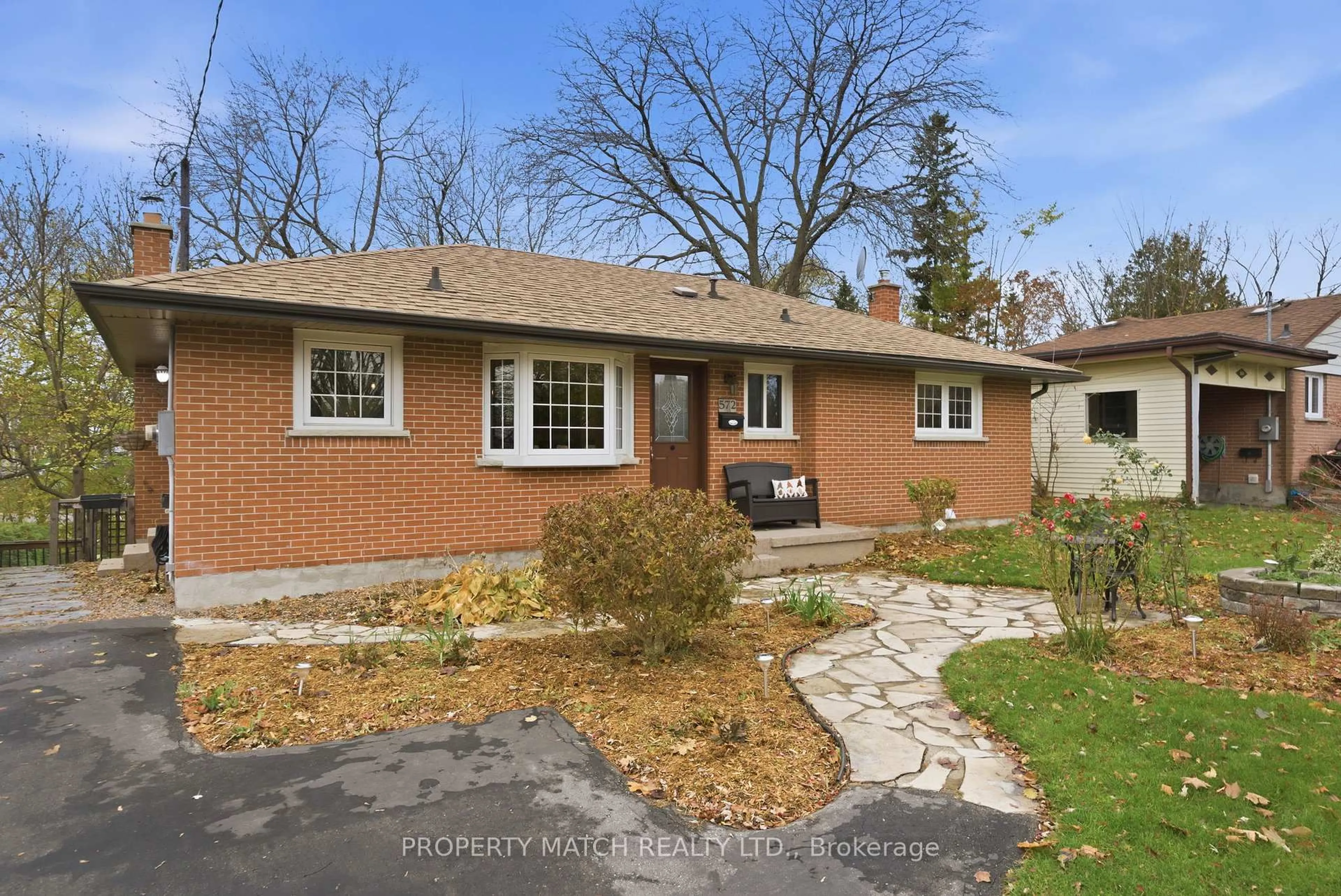 Home with brick exterior material, street for 572 Wychwood St, Oshawa Ontario L1G 2T3