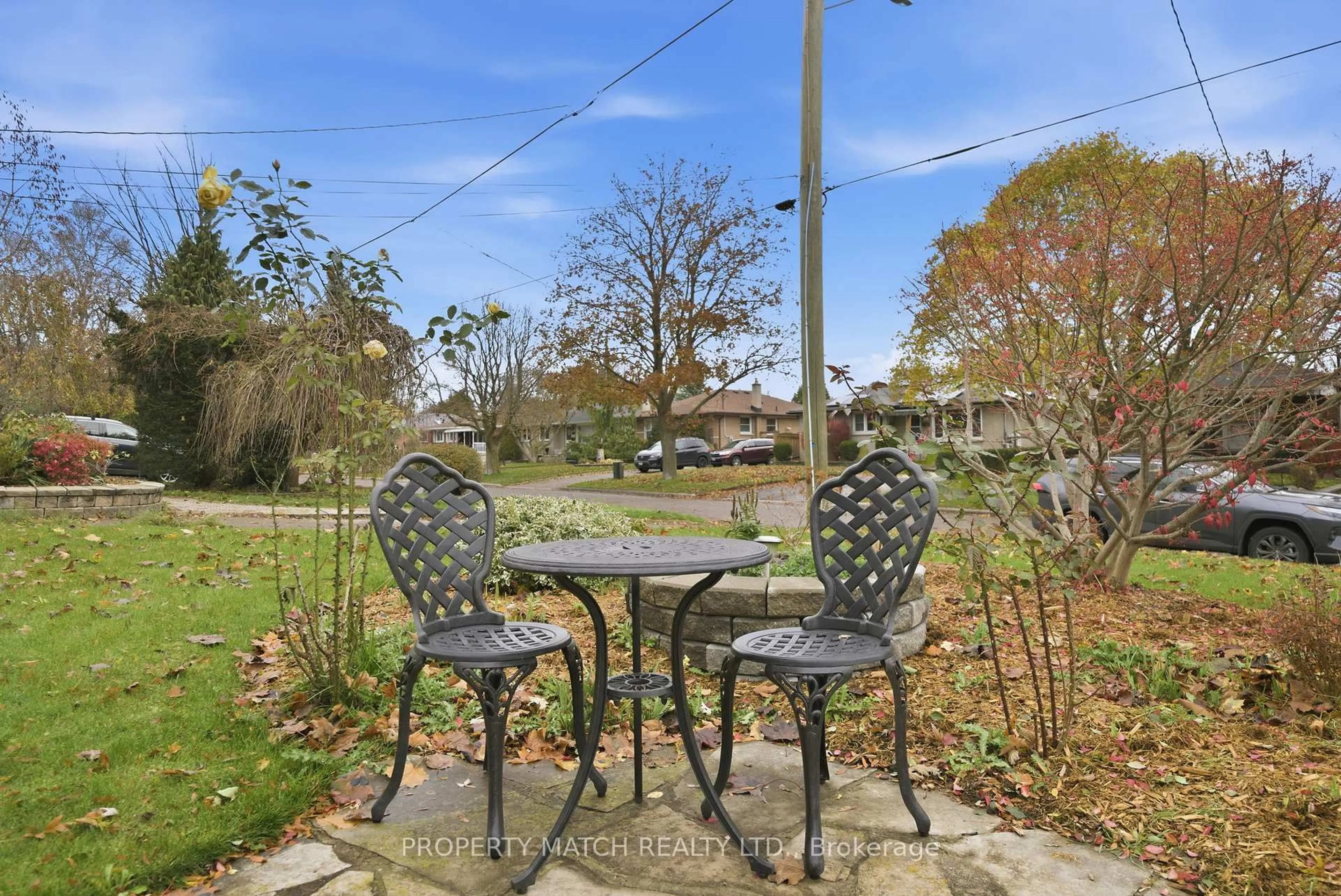 Patio, water/lake/river/ocean view for 572 Wychwood St, Oshawa Ontario L1G 2T3