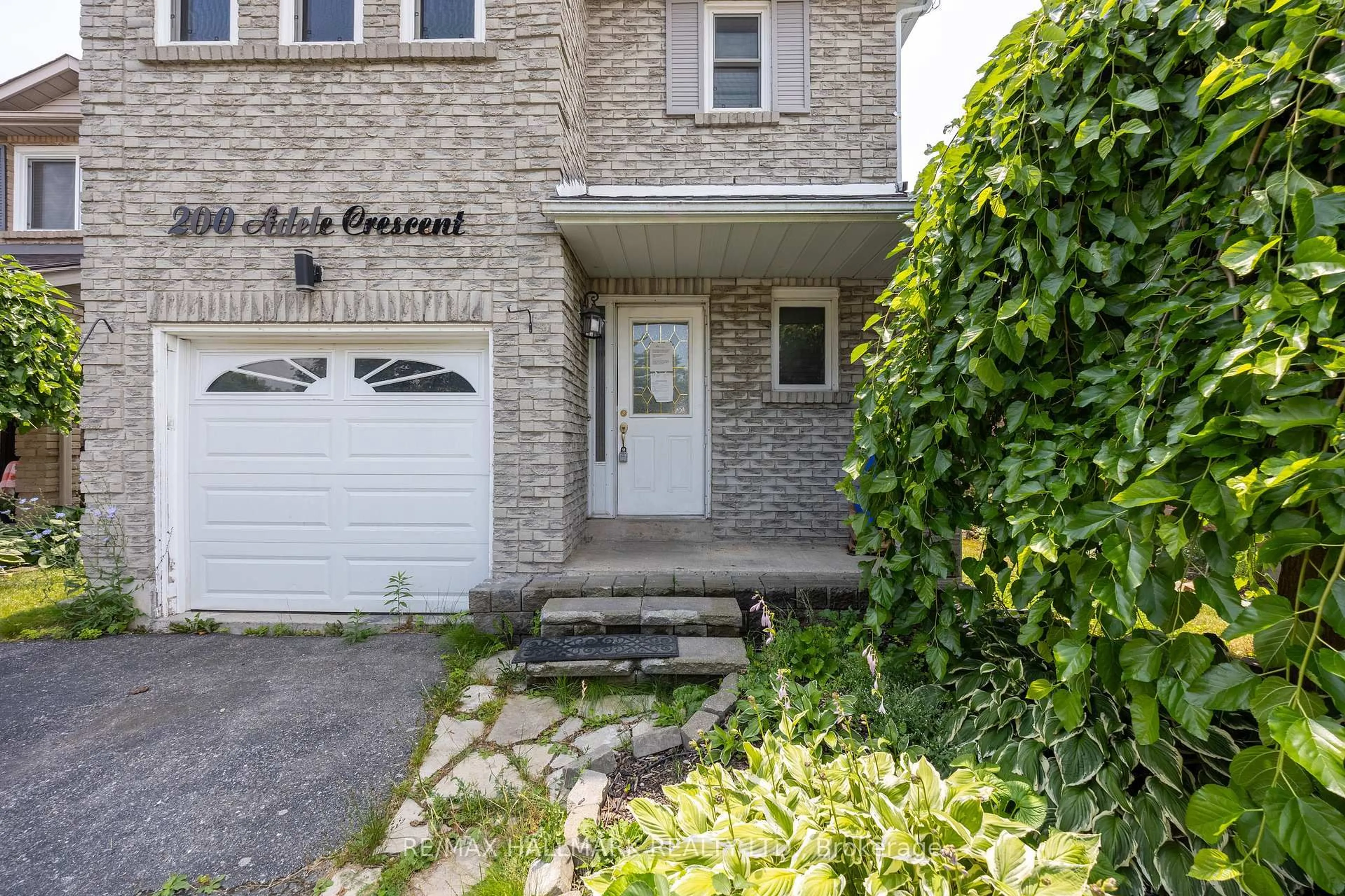 Unknown for 200 Adele Cres, Oshawa Ontario L1J 7W5