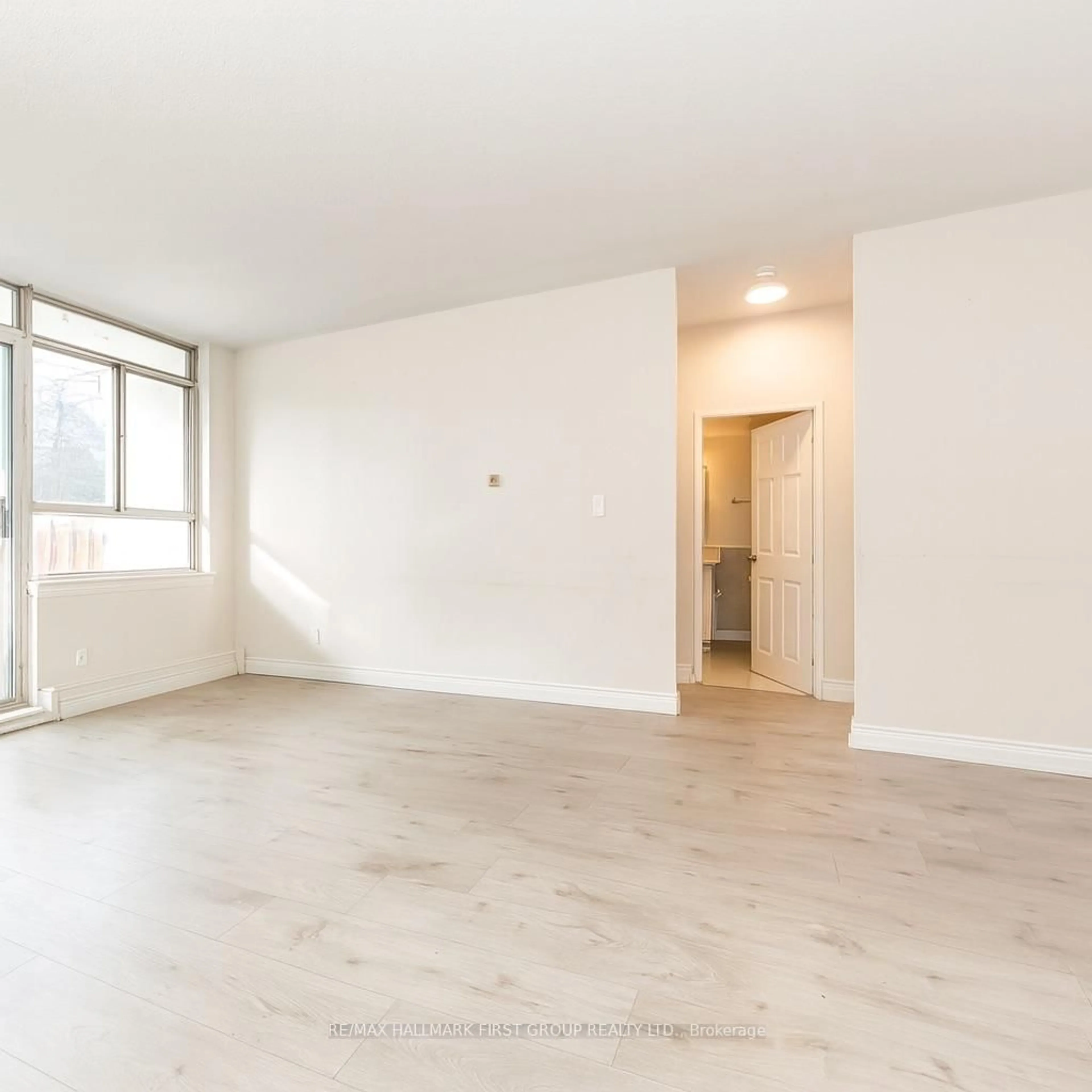 A pic of a room for 100 Wingarden Crt #103, Toronto Ontario M1B 2P4