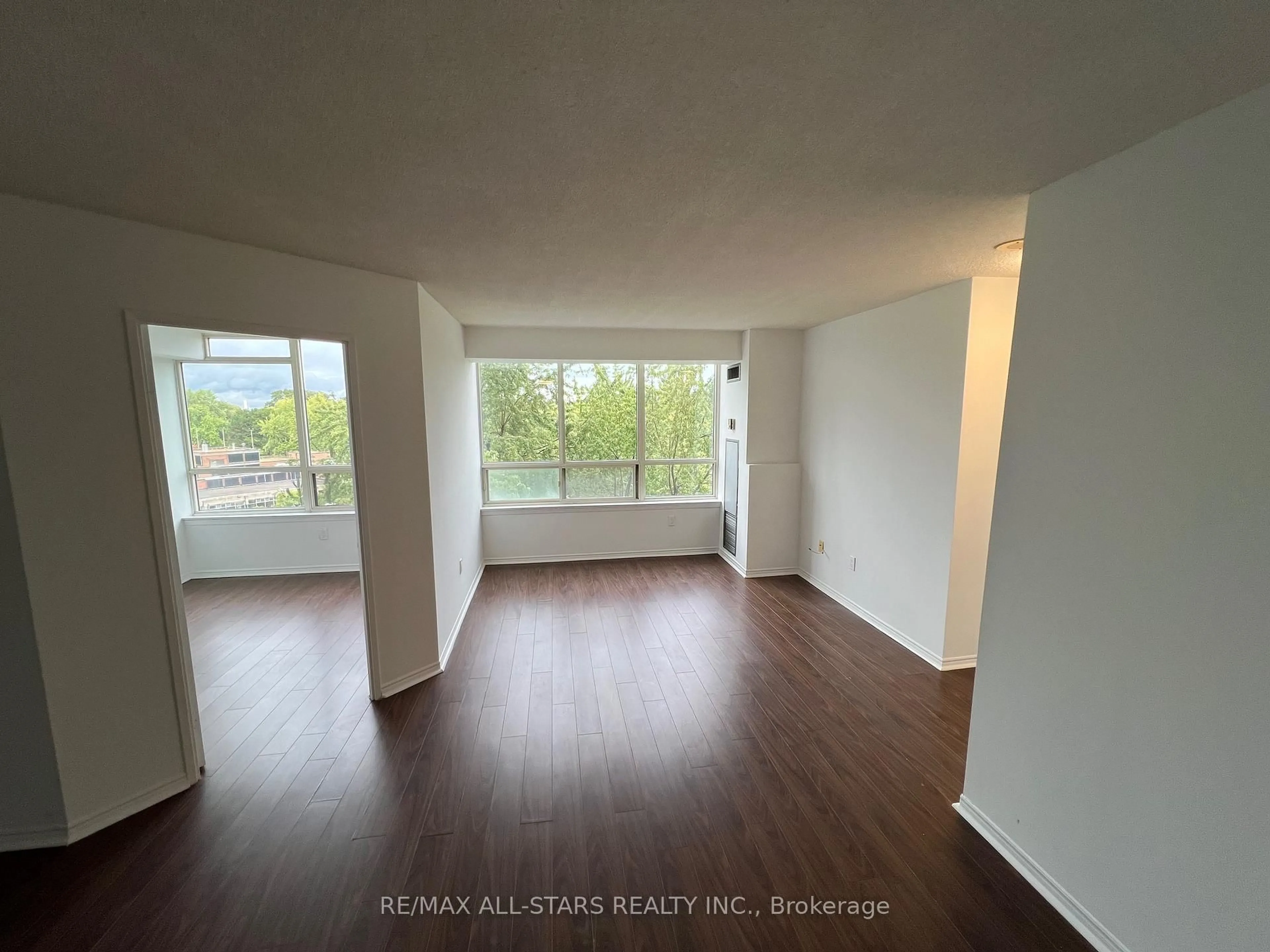 A pic of a room for 5 Greystone Walk Dr #611, Toronto Ontario M1K 5J5