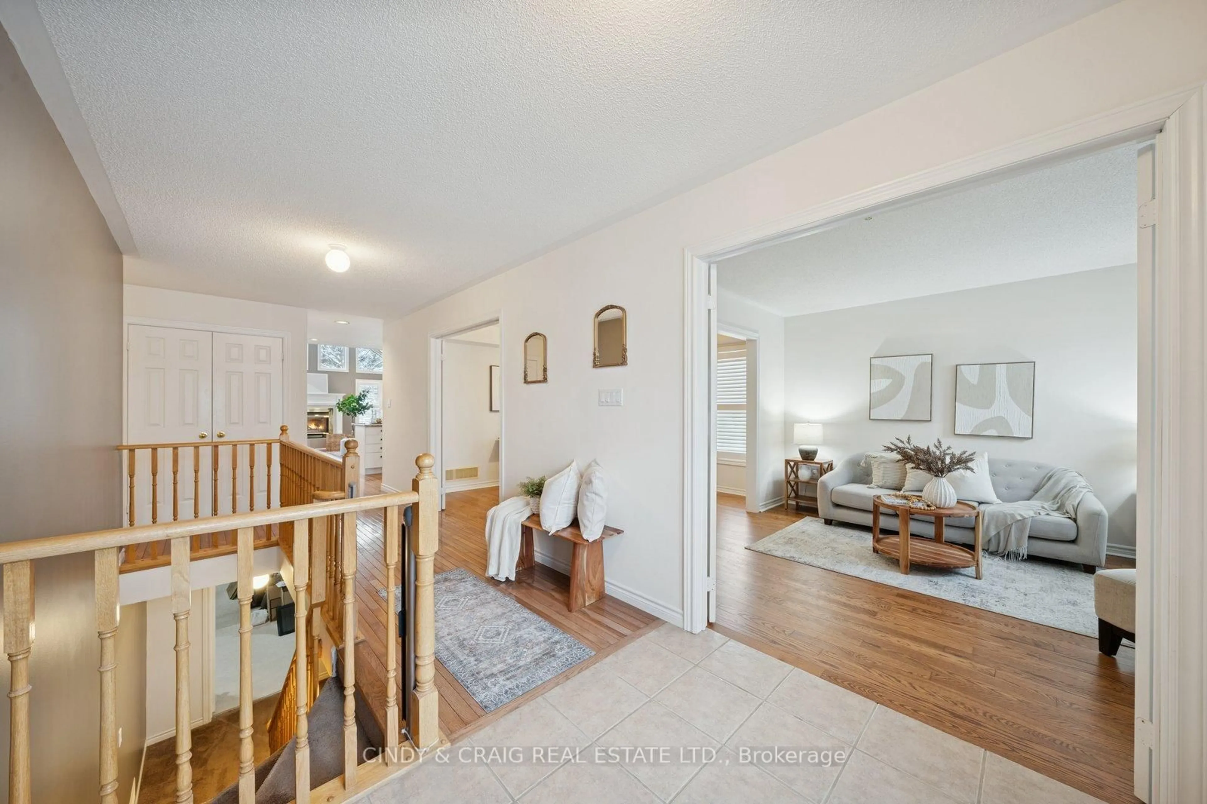 Indoor entryway for 62 Foxhunt Tr, Clarington Ontario L1E 1E4