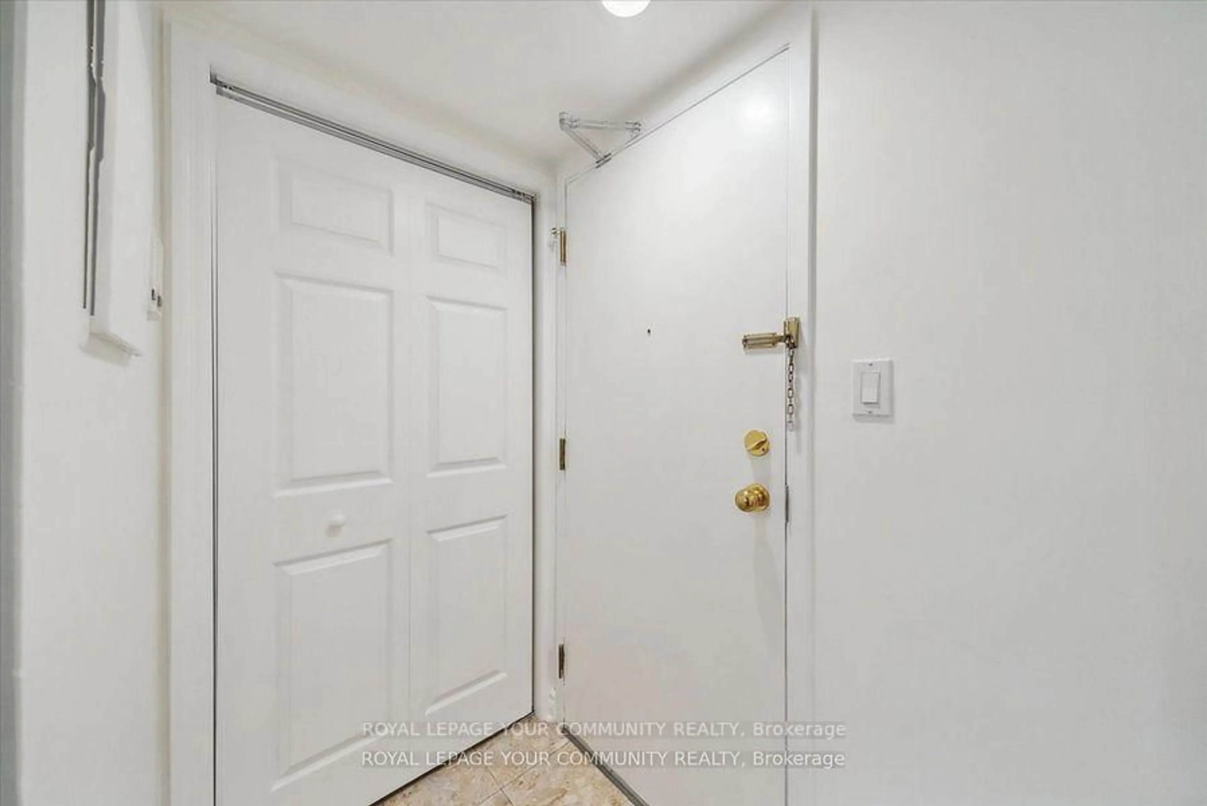Indoor entryway for 60 Kippendavie Ave #201, Toronto Ontario M4L 3R5
