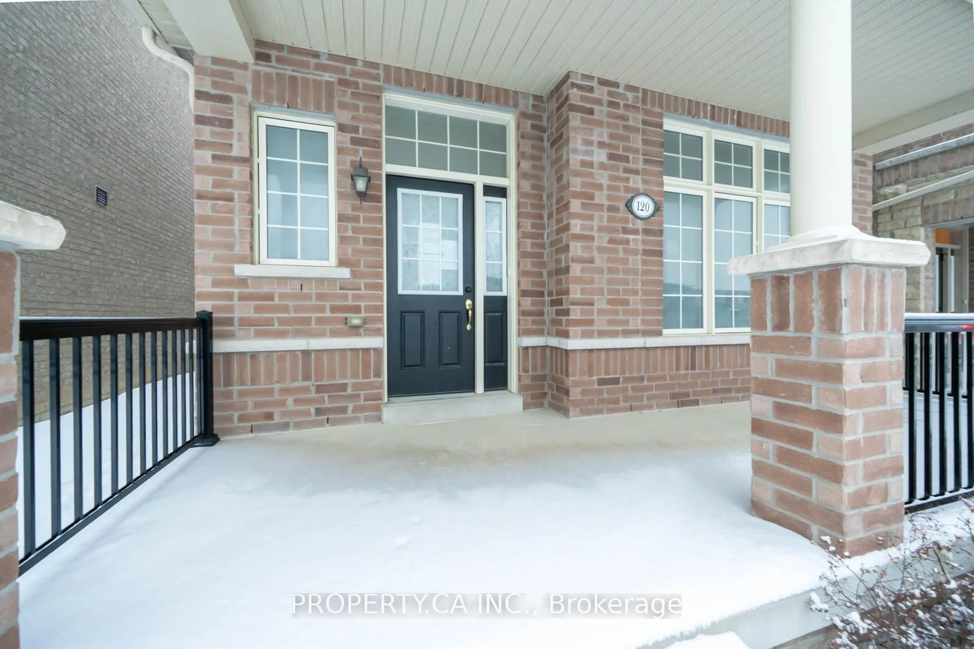 Indoor entryway for 120 Braebrook Dr, Whitby Ontario L1R 0M9