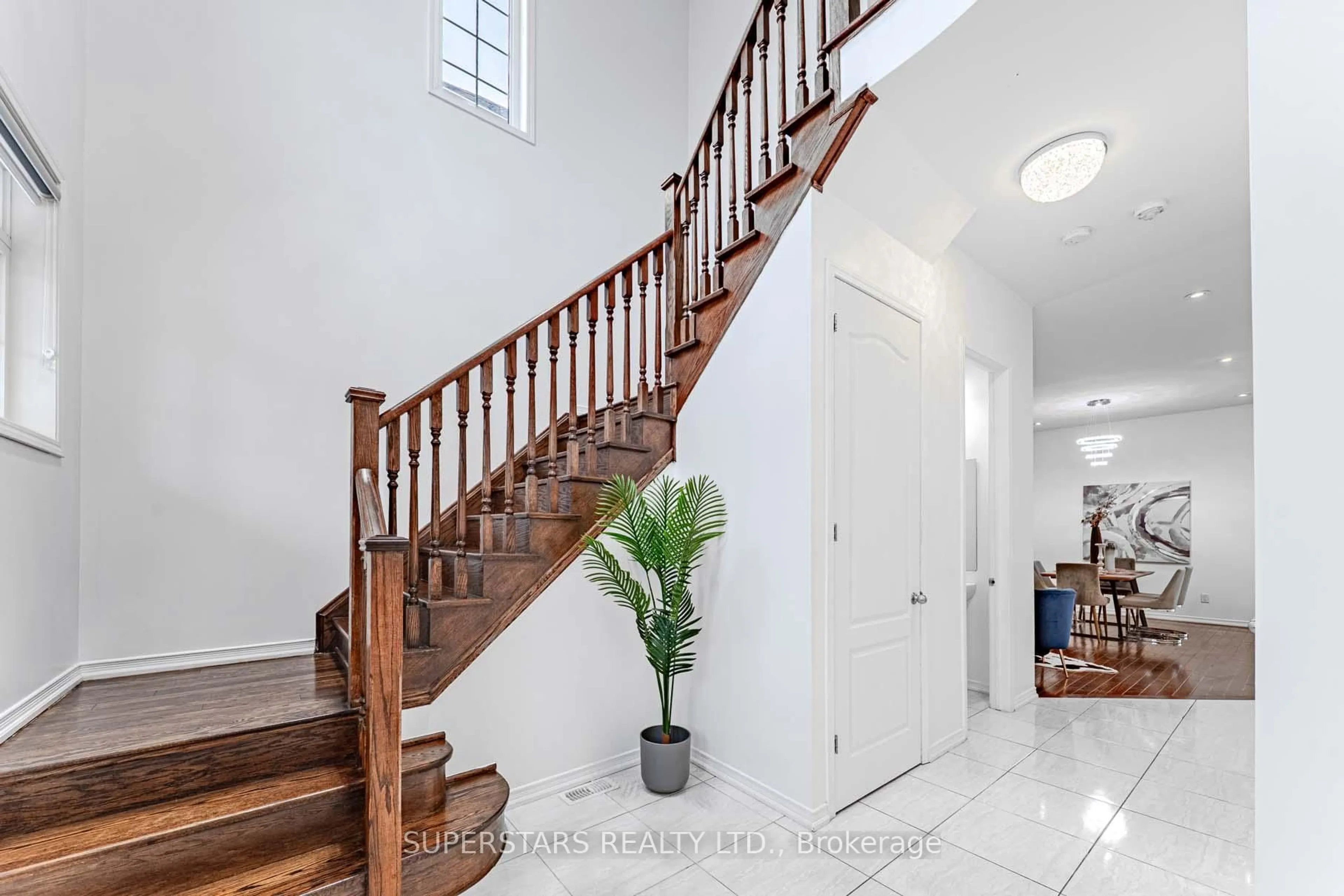 Unknown for 2517 Bandsman Cres, Oshawa Ontario L1L 0M1