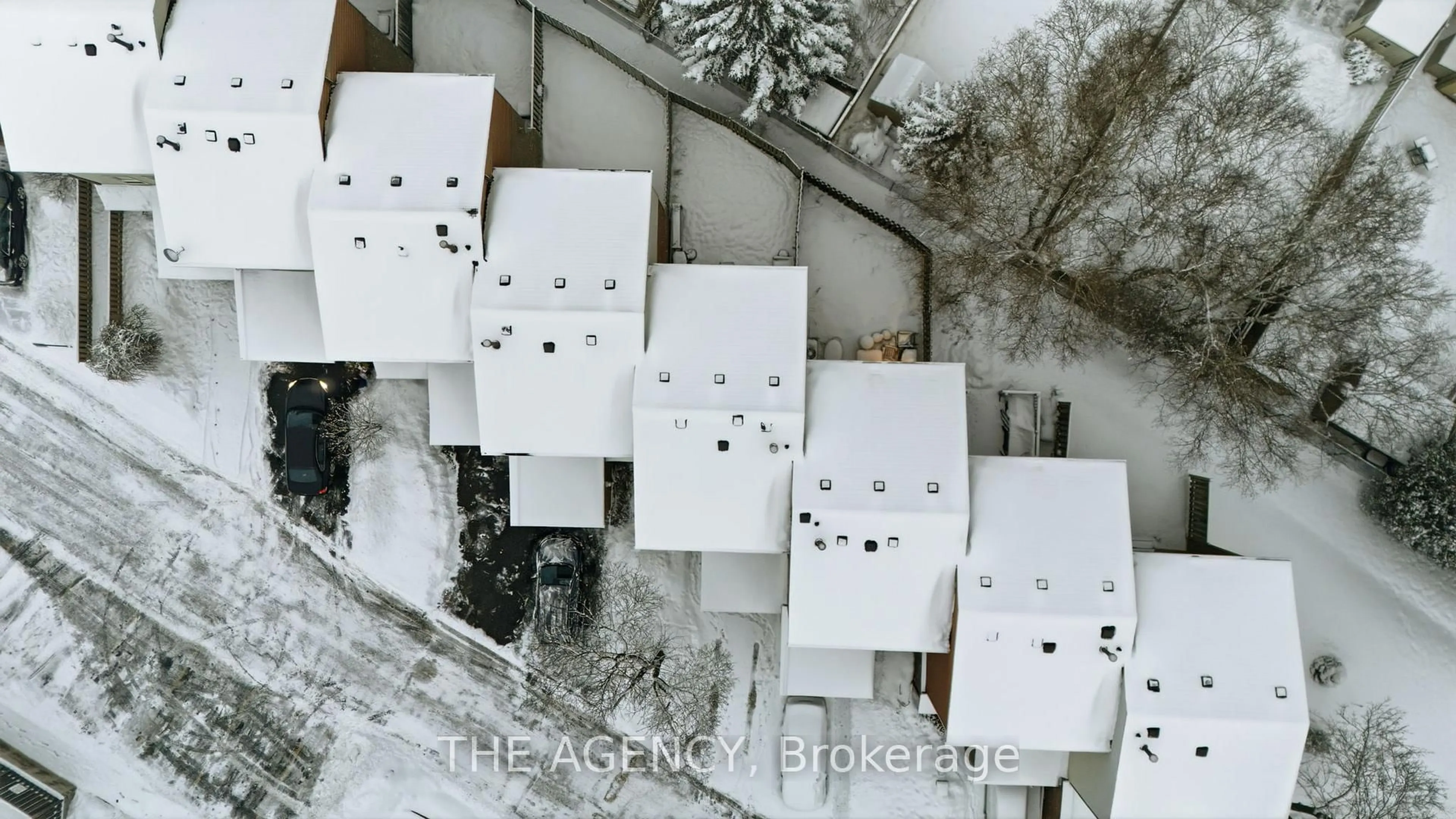 A pic from outside/outdoor area/front of a property/back of a property/a pic from drone, city buildings view from balcony for 72 Martin Rd #9, Clarington Ontario L1C 3N3