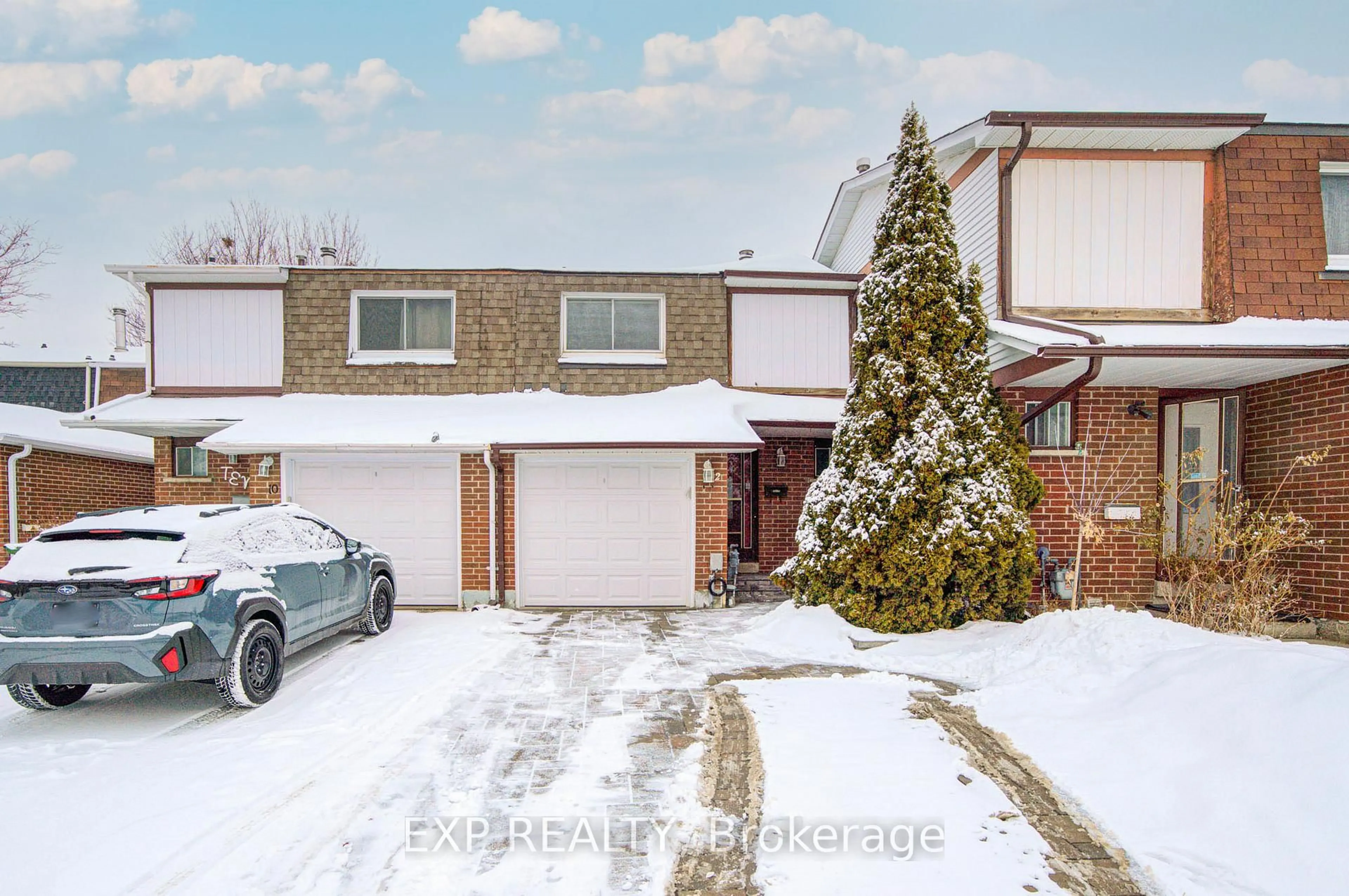A pic from outside/outdoor area/front of a property/back of a property/a pic from drone, street for 12 Sadlee Cove Cres, Toronto Ontario M1V 1Y4