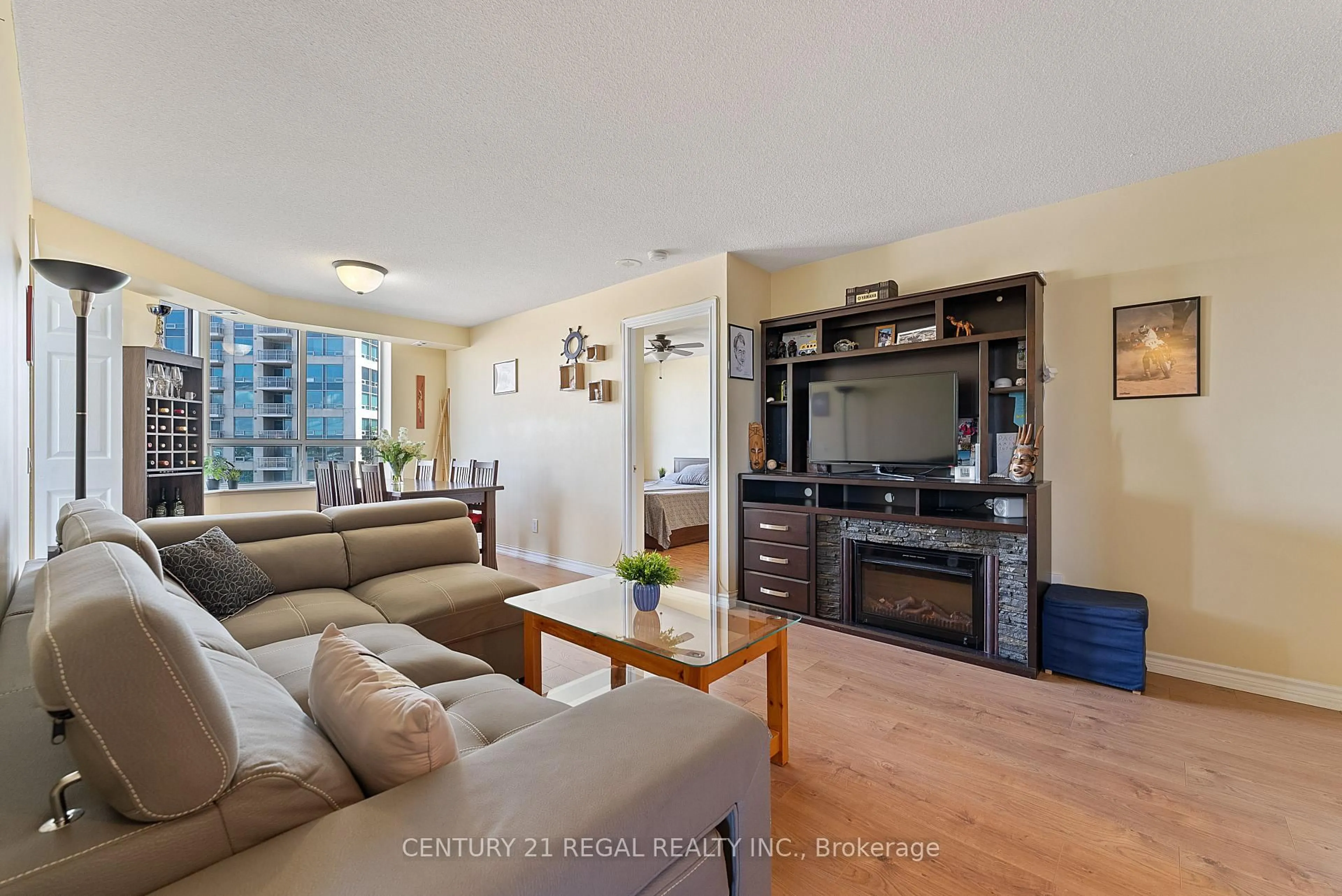 Living room with furniture, unknown for 115 Omni Dr #603, Toronto Ontario M1P 5B4